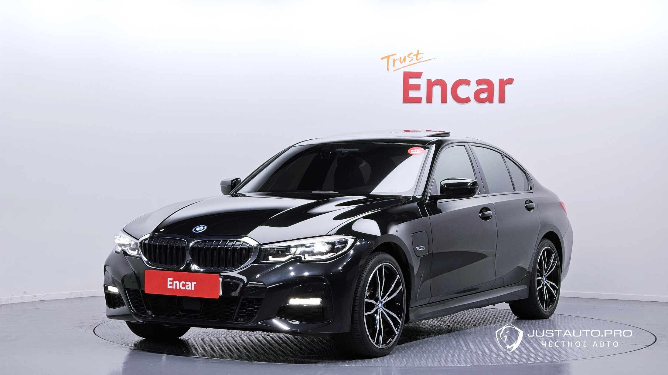 Автомобиль BMW 3-Series