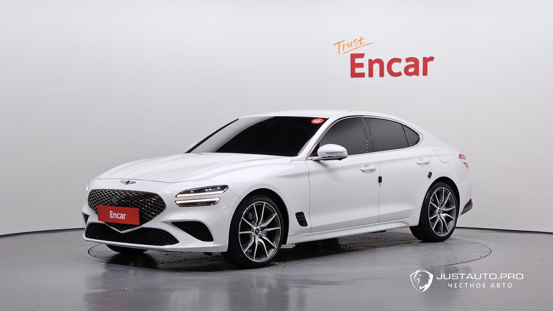 Автомобиль Genesis G70