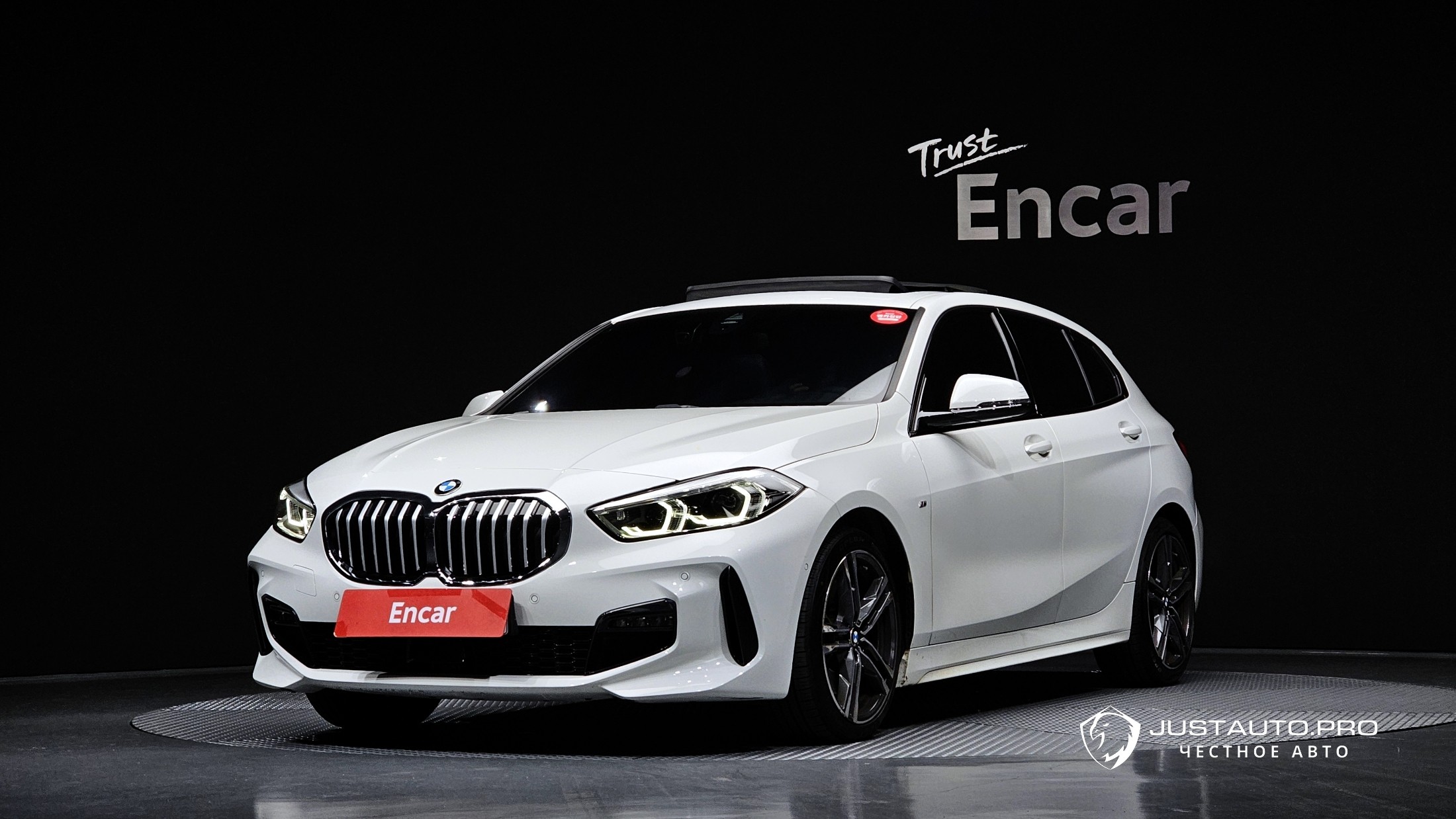 Автомобиль BMW 1-Series