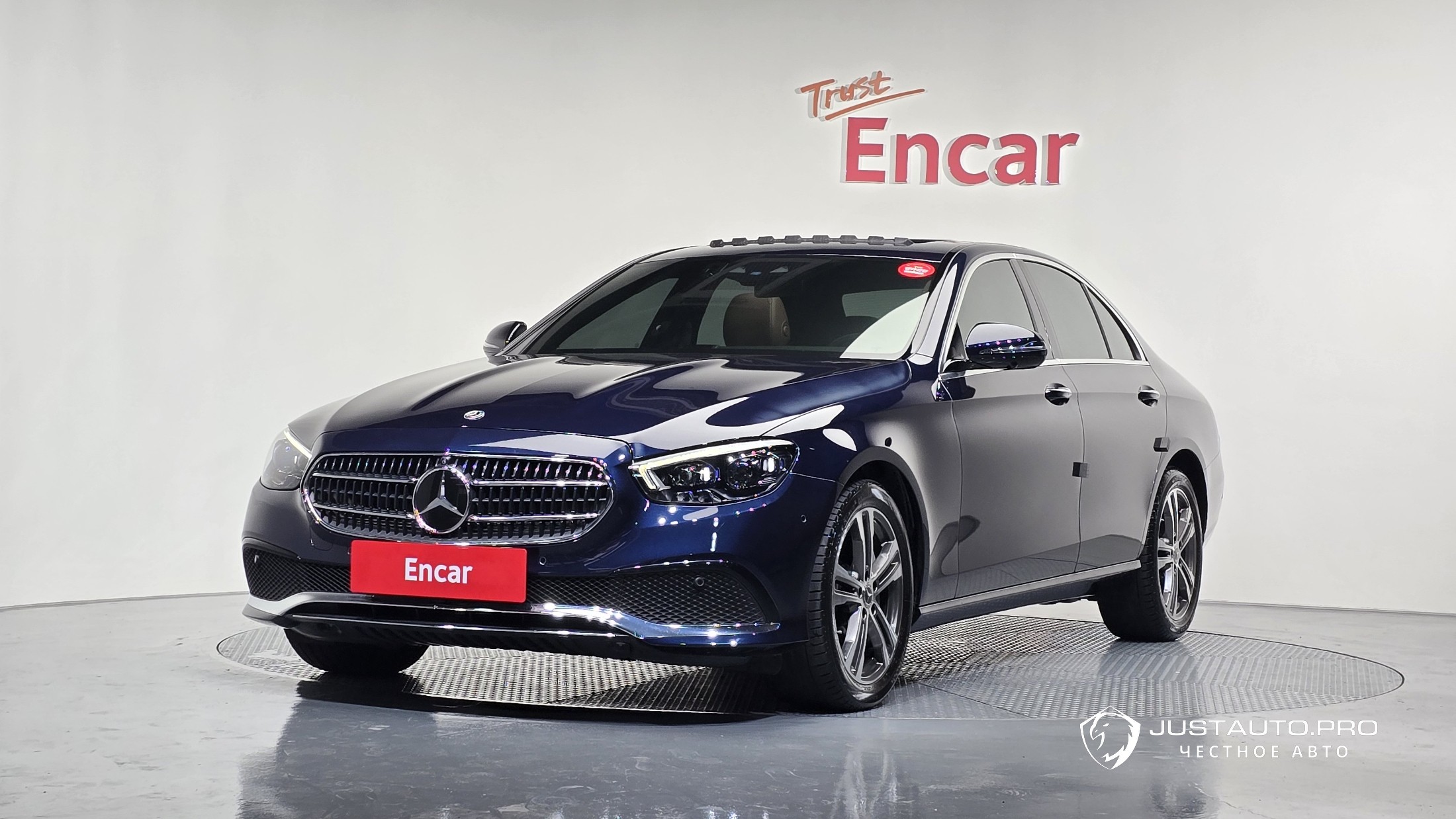Автомобиль Mercedes-Benz E-Class