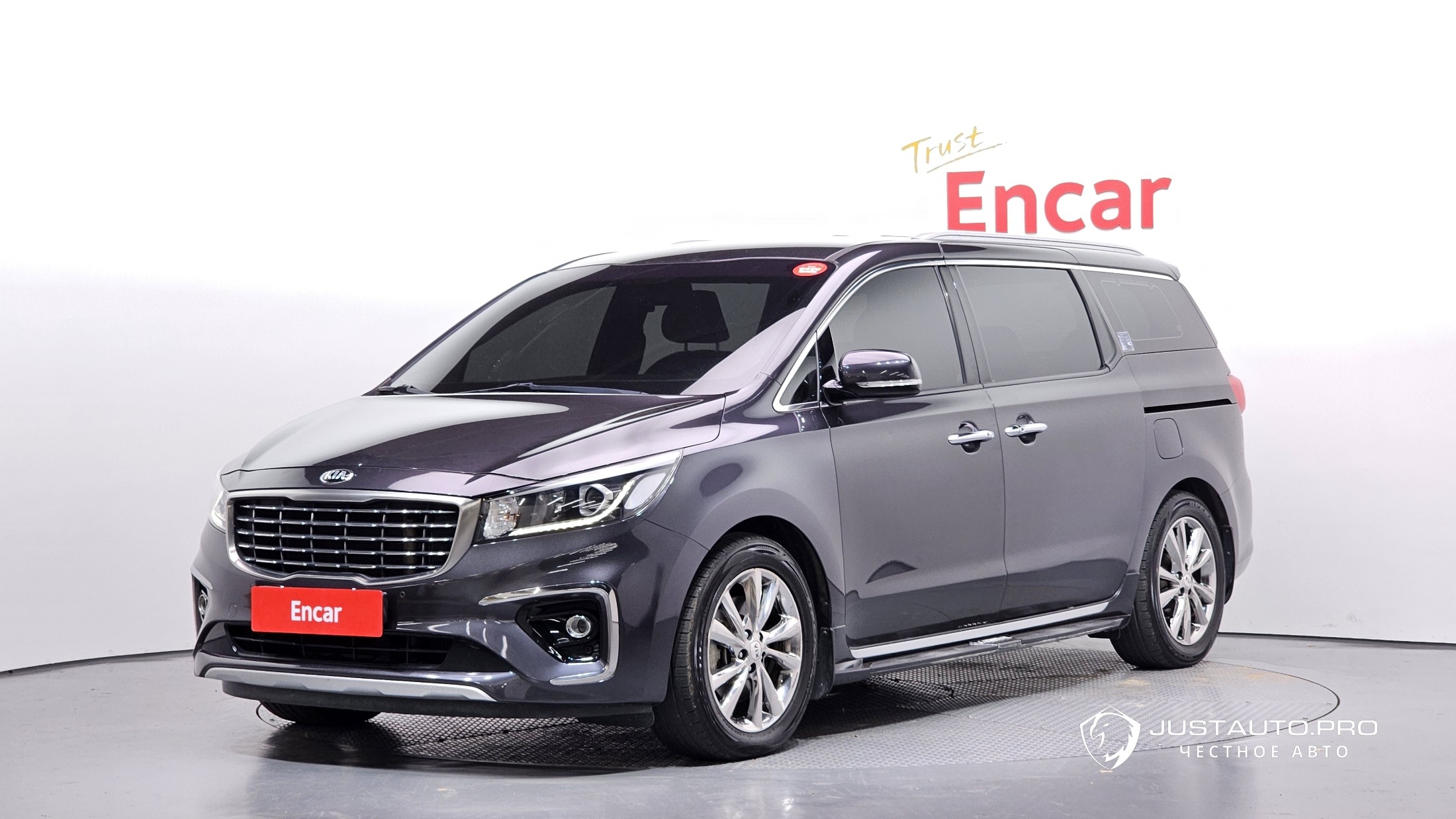 Автомобиль Kia Canival
