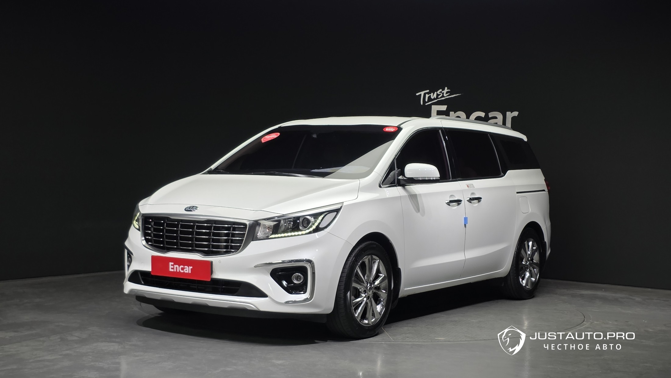 Автомобиль Kia Canival