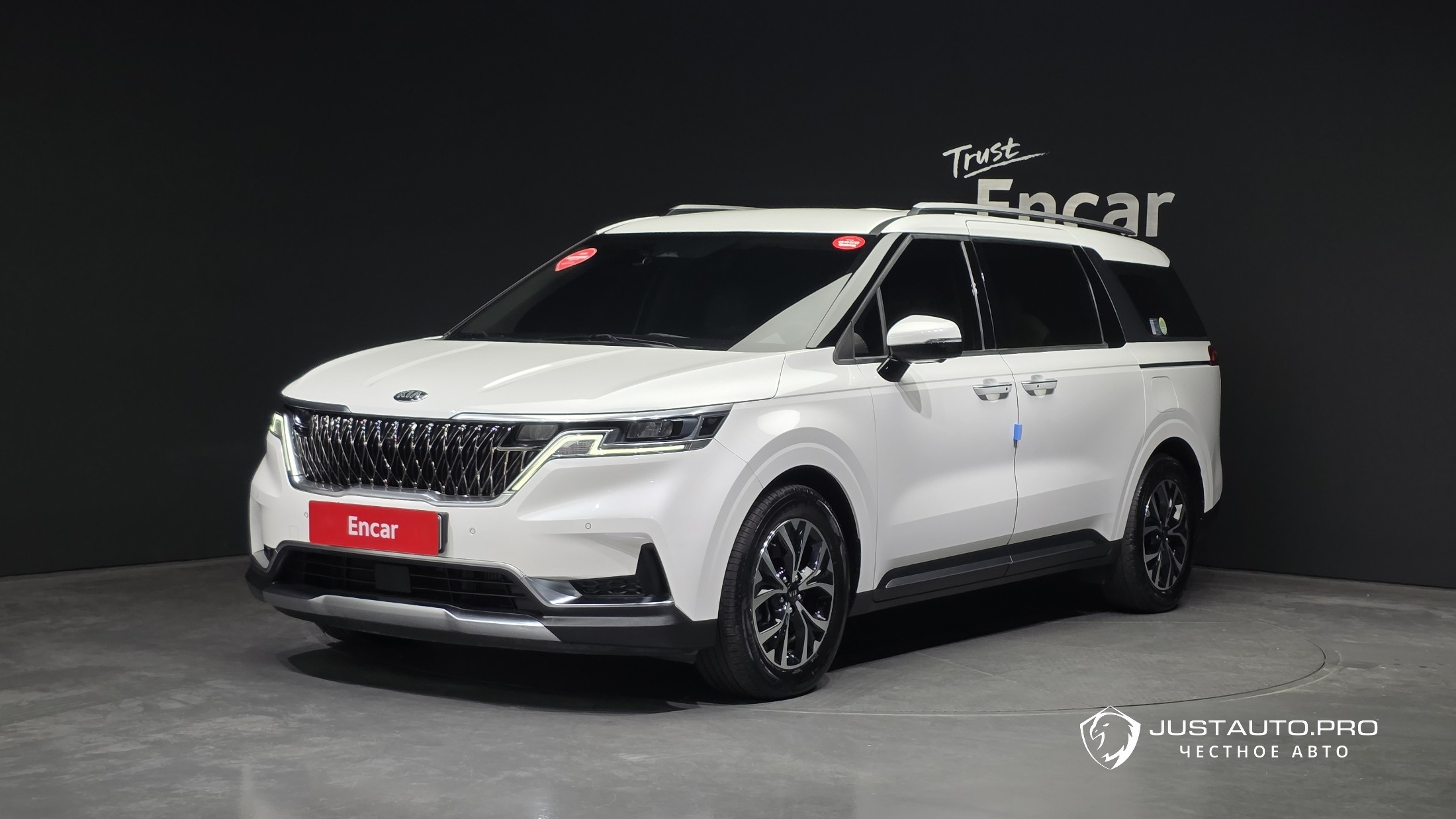 Автомобиль Kia Canival