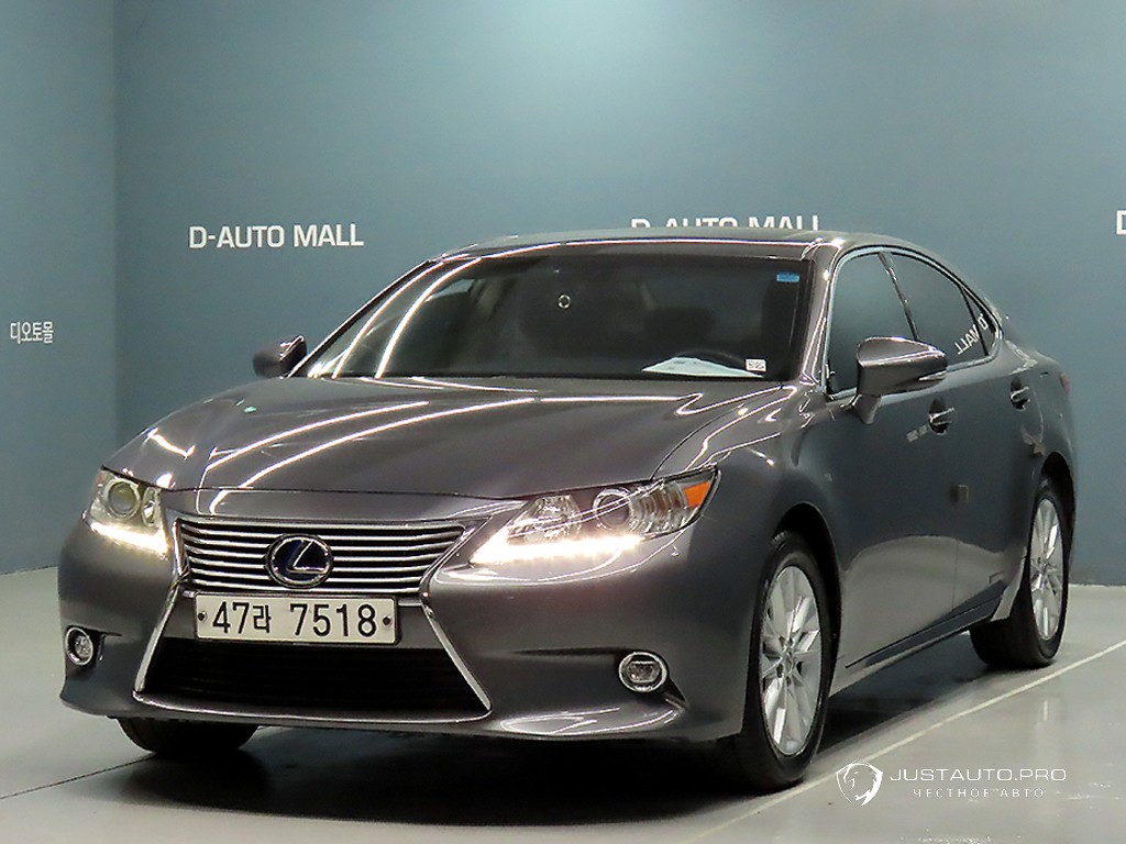 Автомобиль Lexus ES