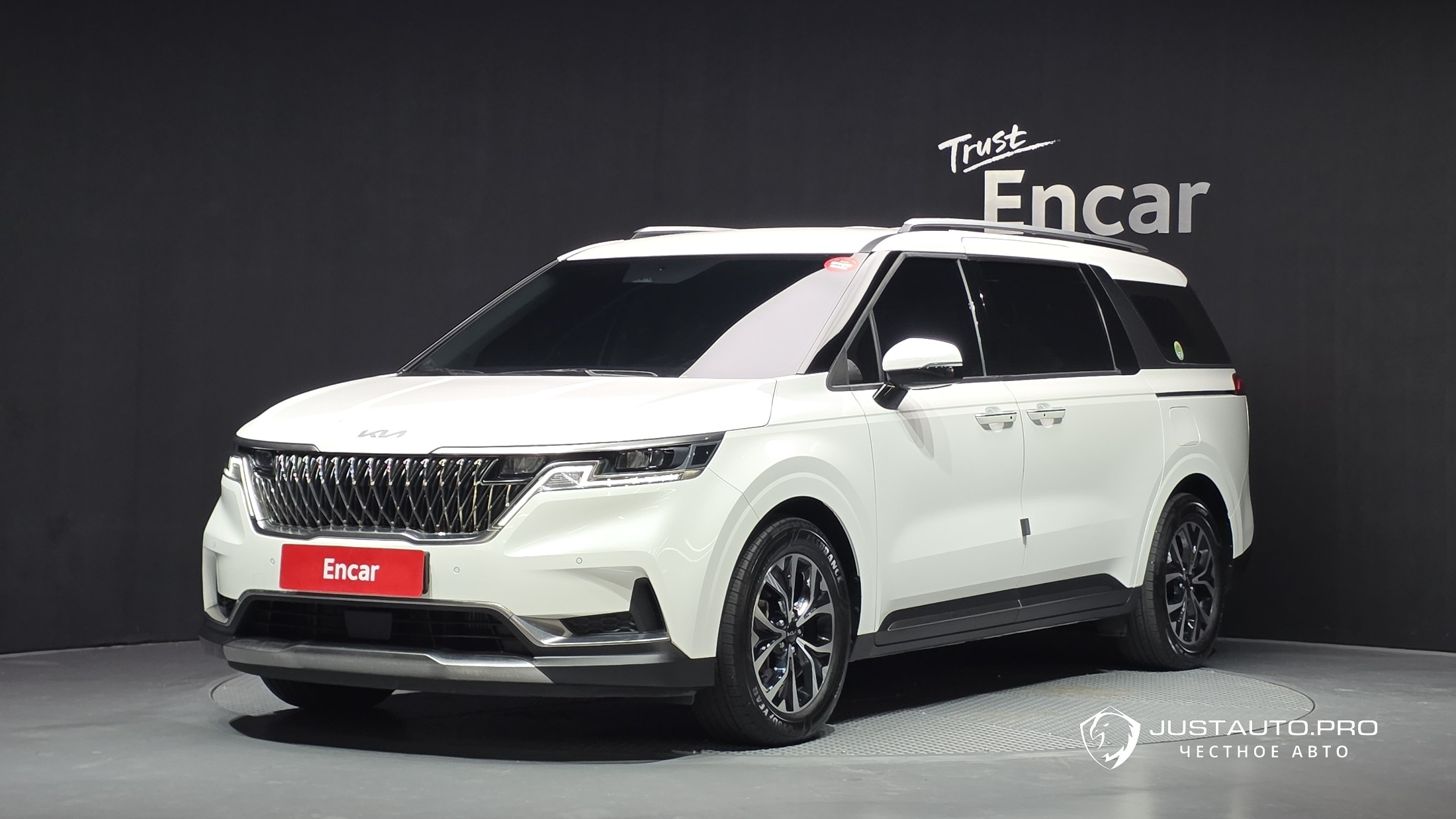 Автомобиль Kia Canival