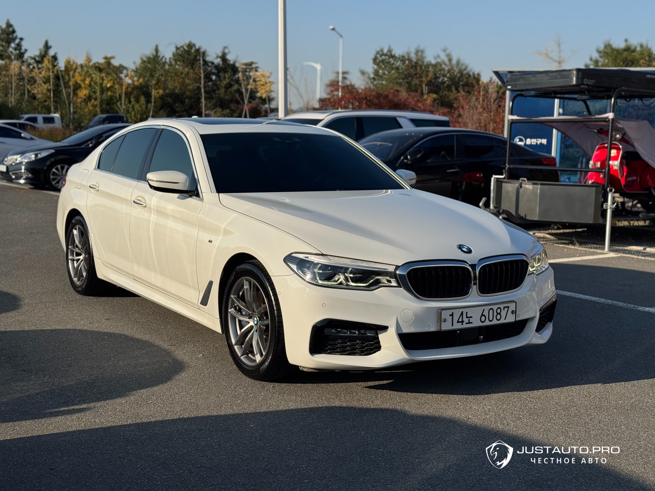 Автомобиль BMW 5-Series