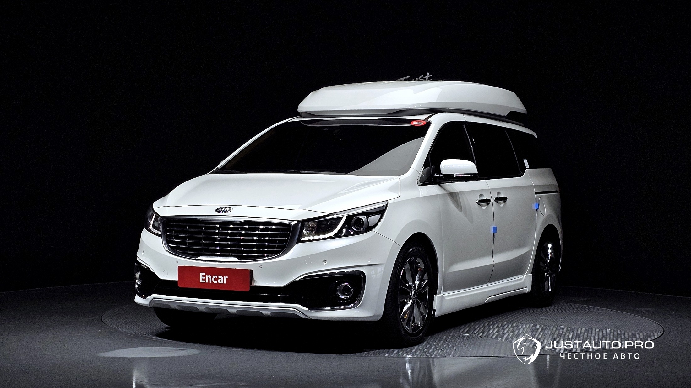 Автомобиль Kia Canival