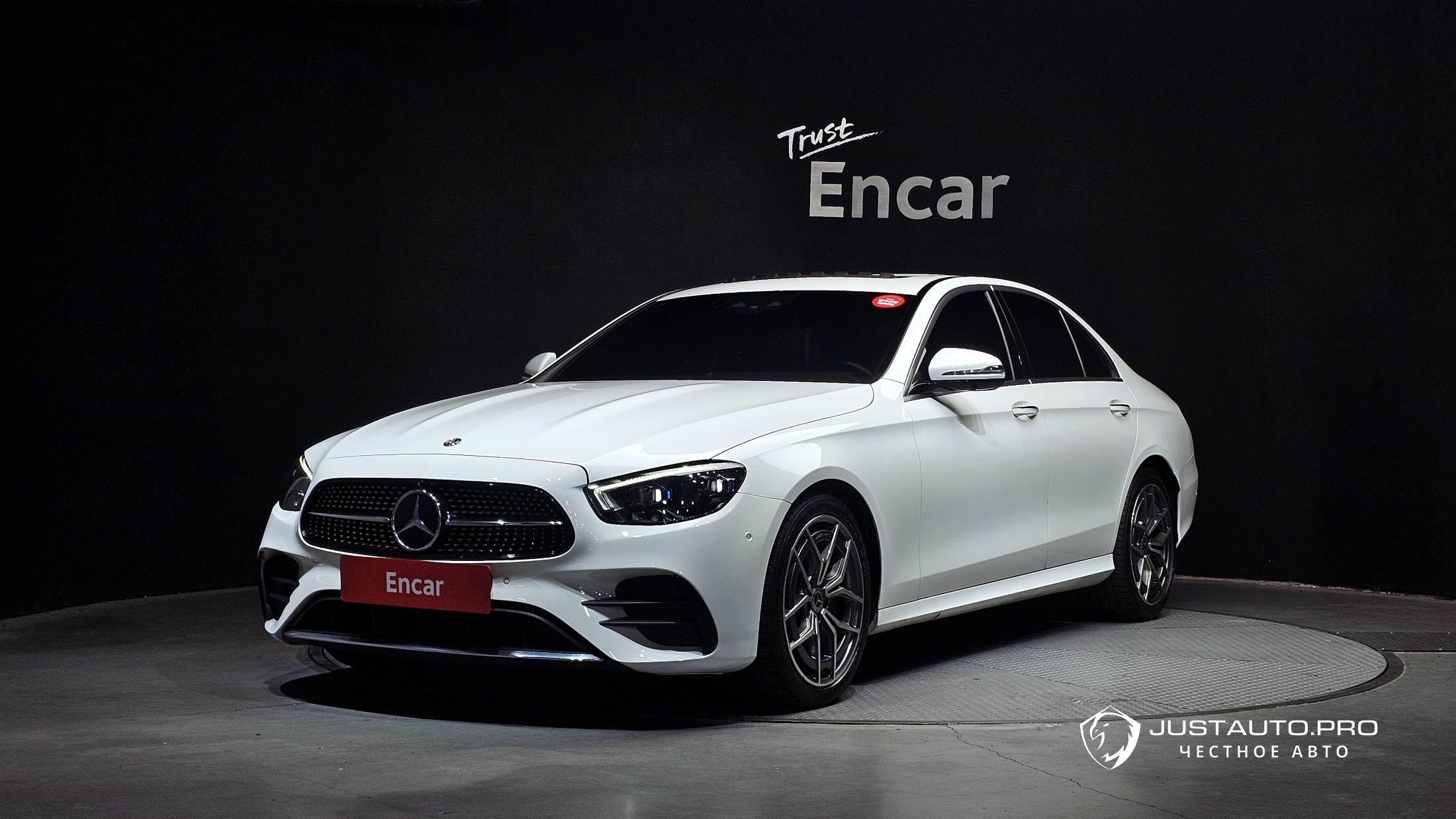 Автомобиль Mercedes-Benz E-Class