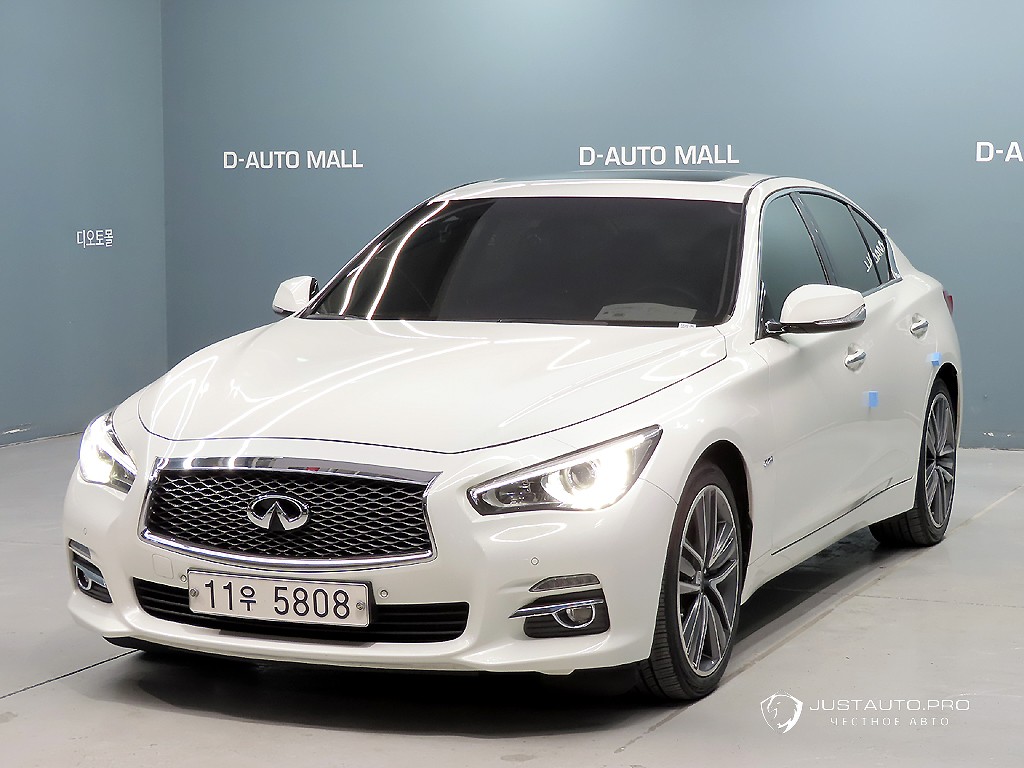 Автомобиль Infiniti Q50