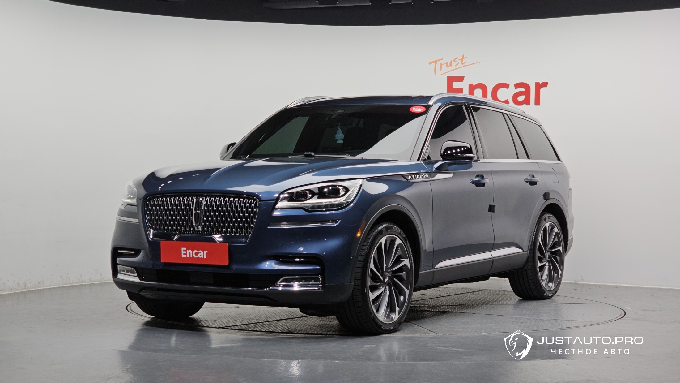 Автомобиль Lincoln Aviator