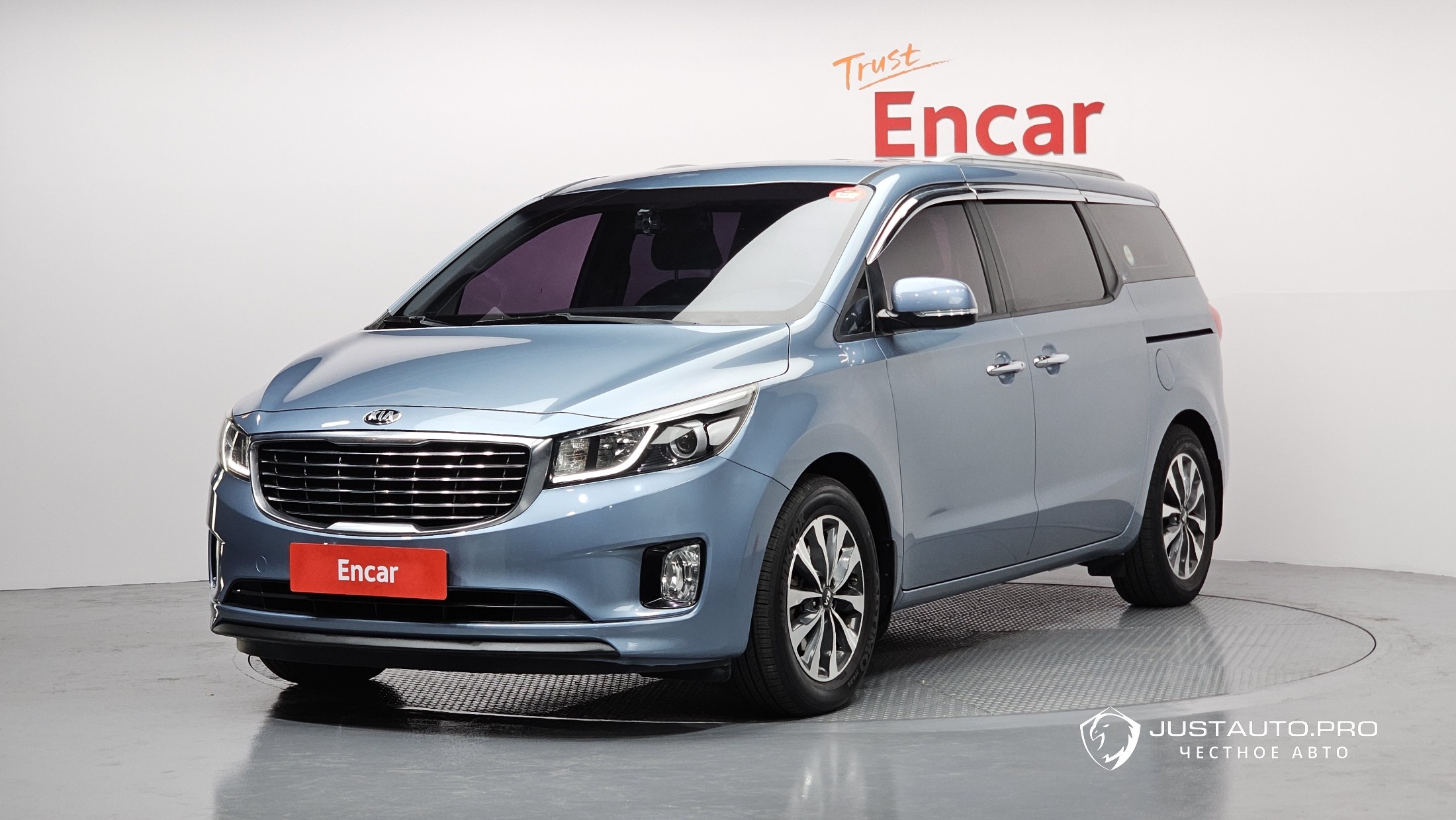 Автомобиль Kia Canival