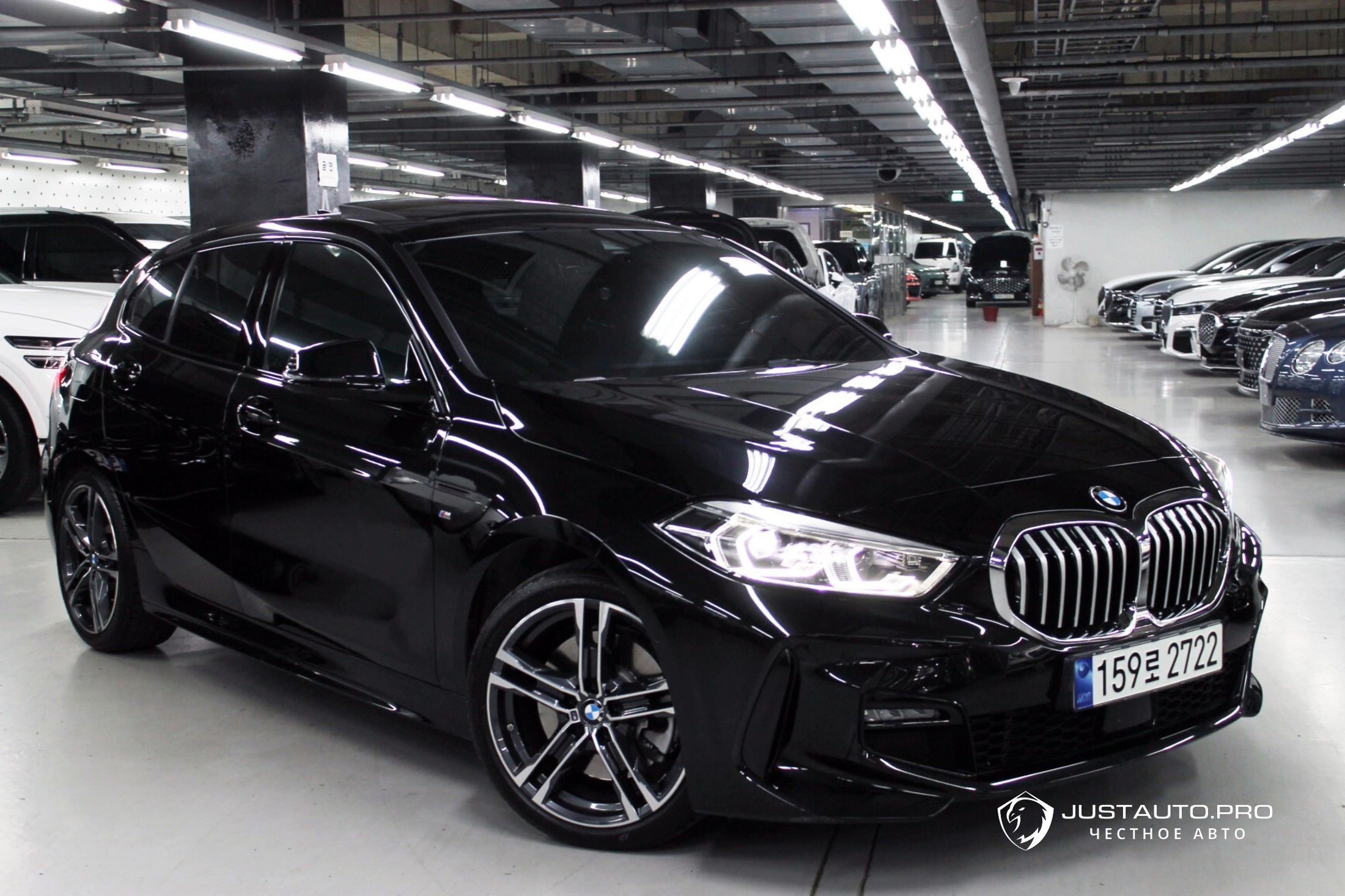 Автомобиль BMW 1-Series