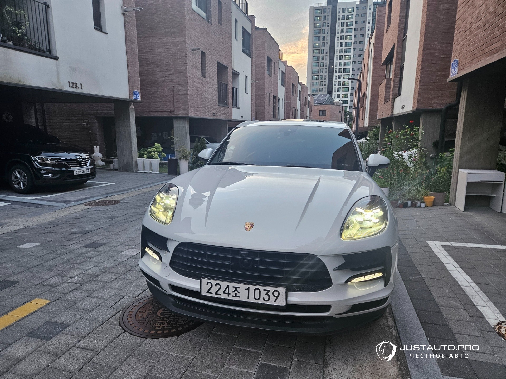 Автомобиль Porsche Macan
