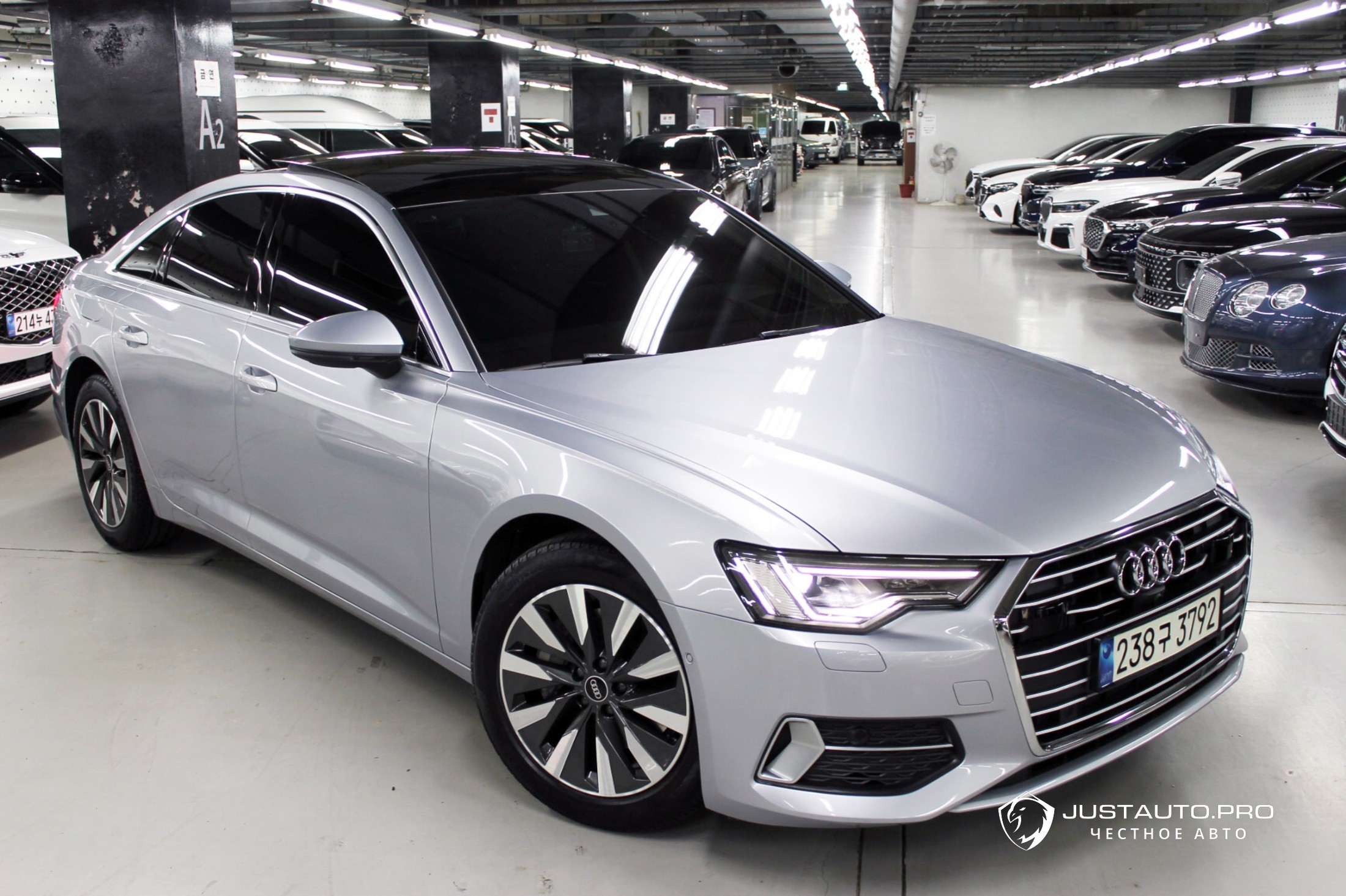 Автомобиль Audi A6