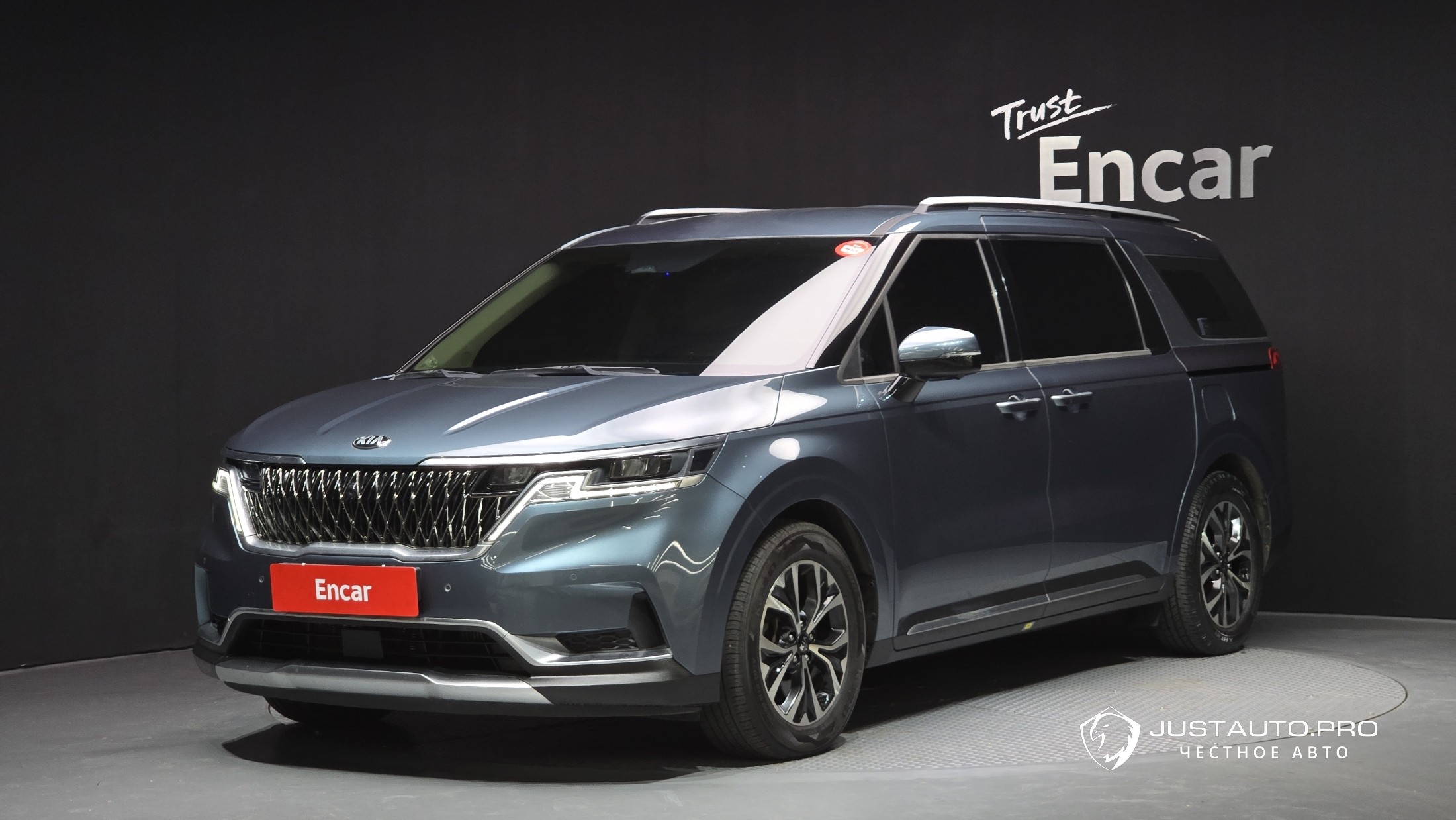 Автомобиль Kia Canival