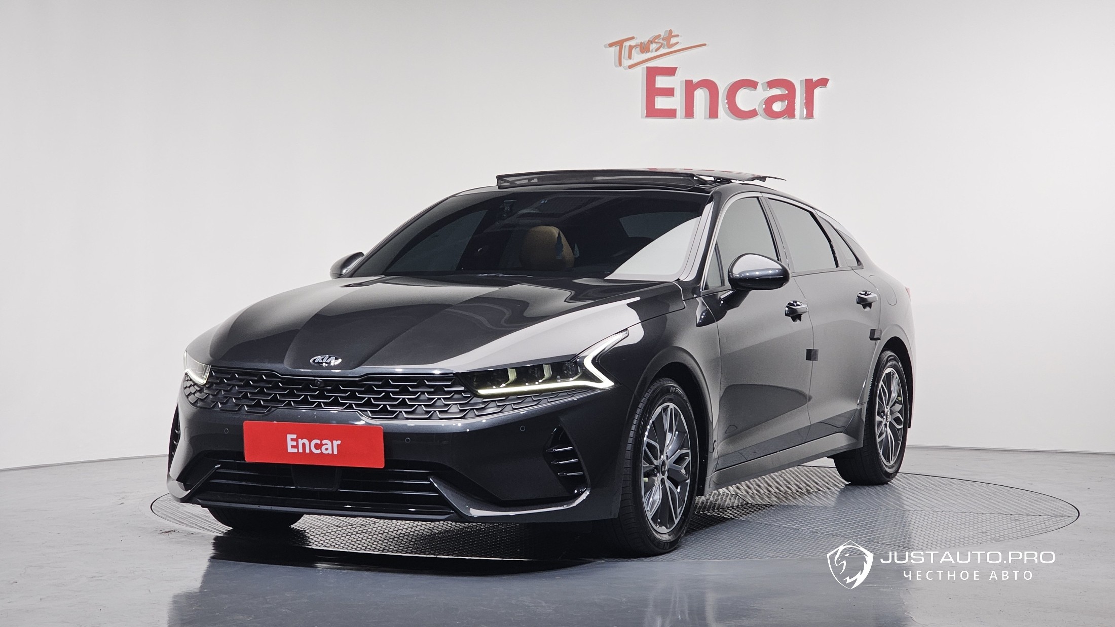 Автомобиль Kia K5