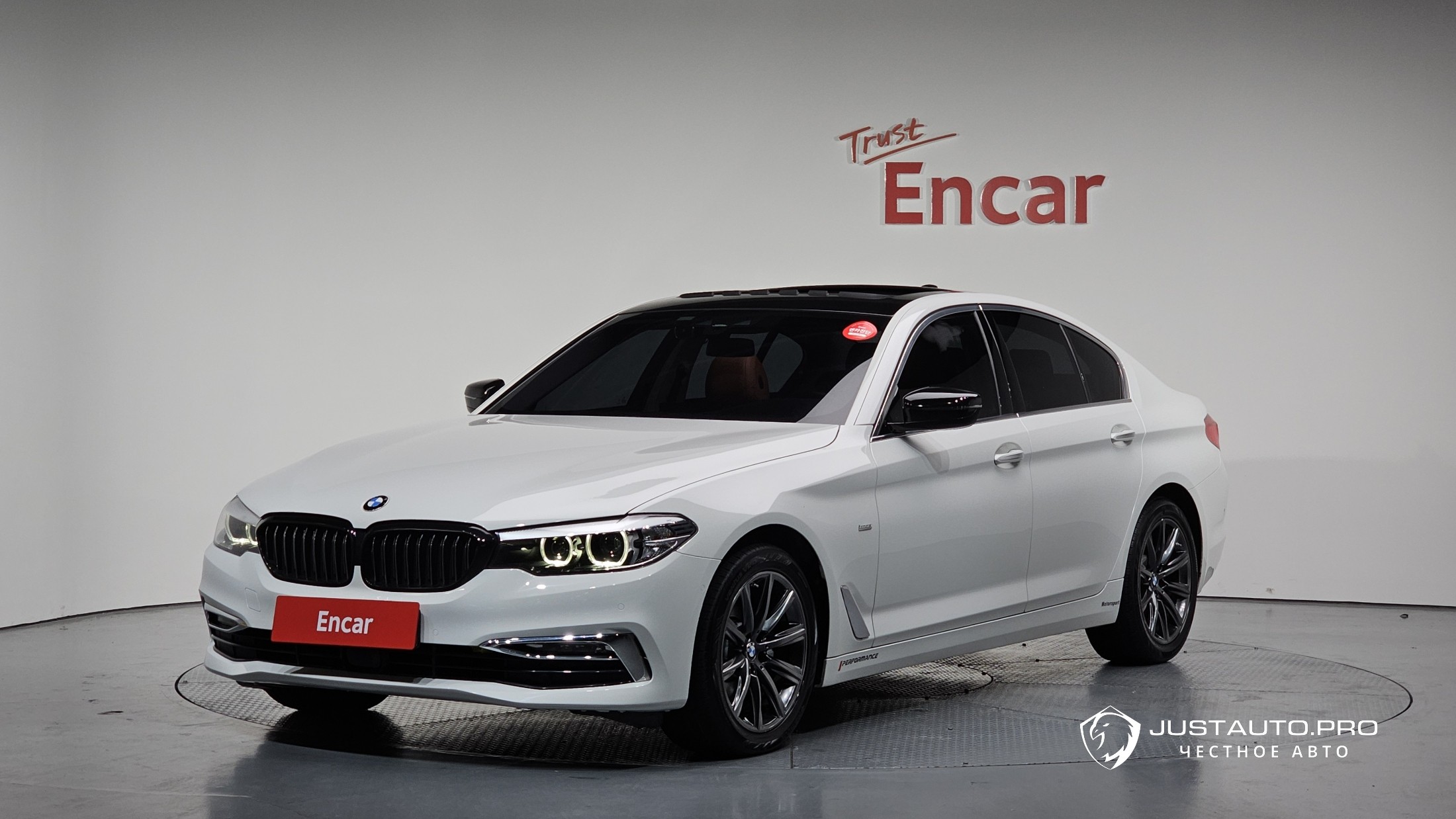 Автомобиль BMW 5-Series