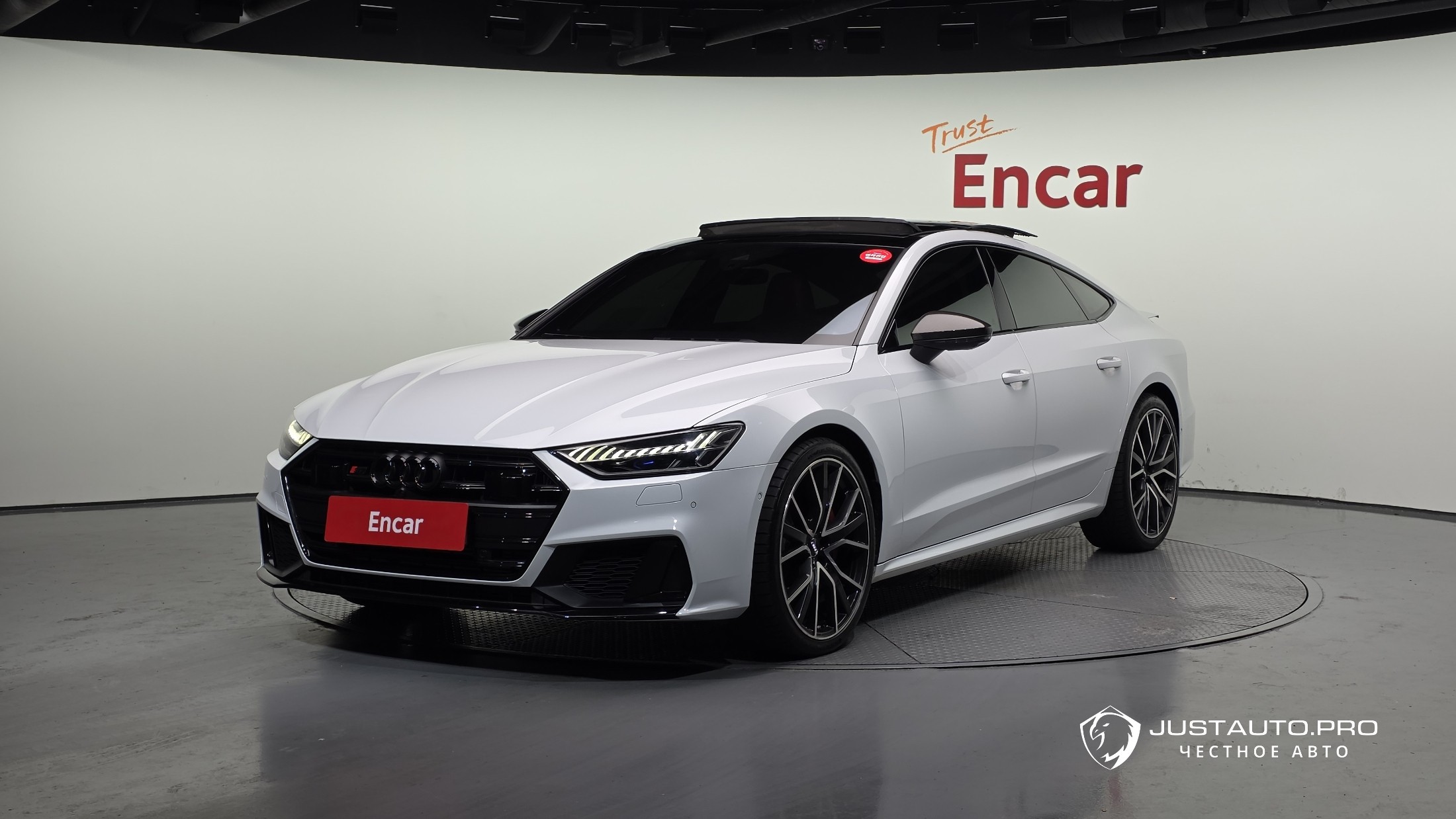 Автомобиль Audi S7