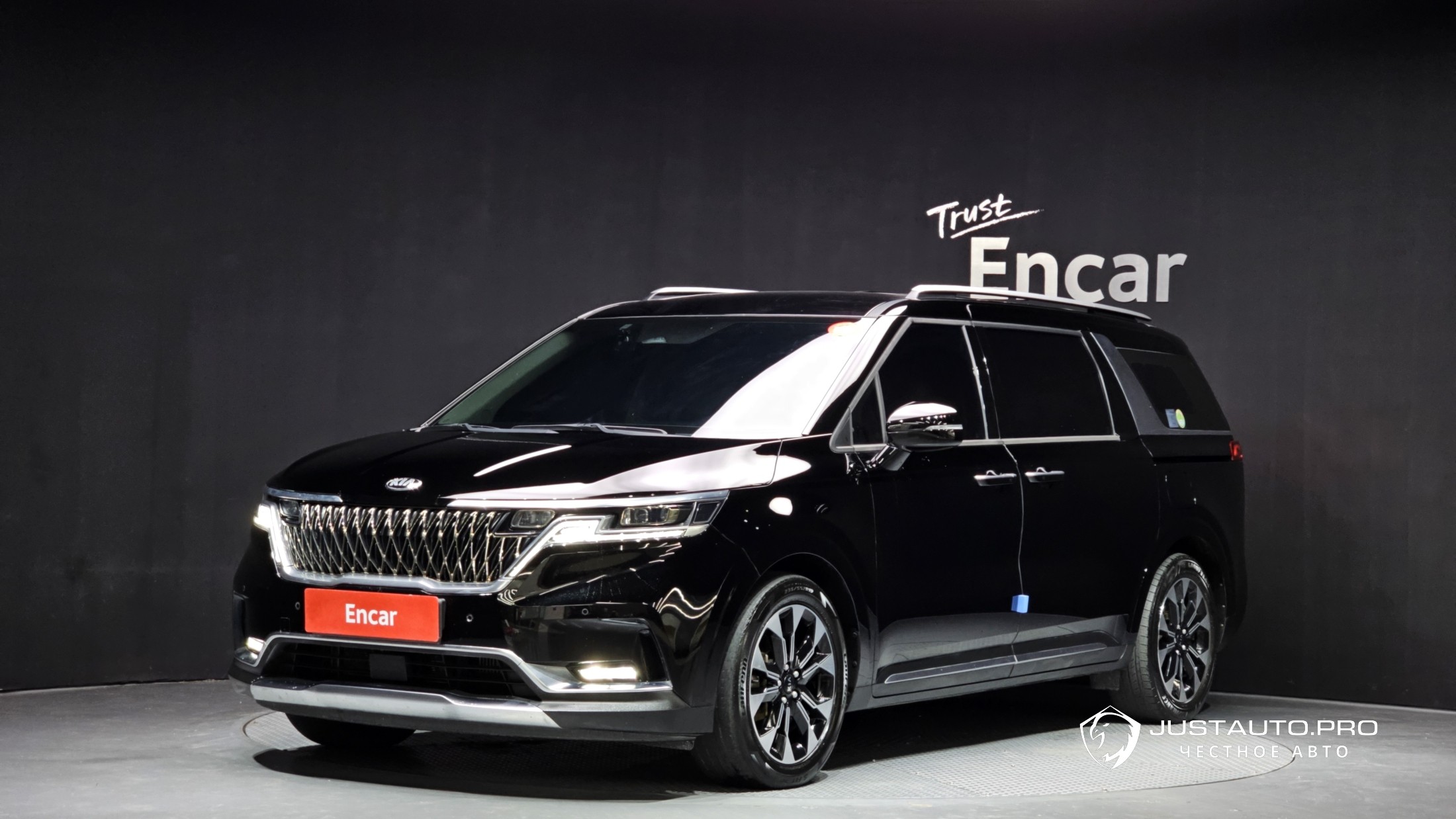 Автомобиль Kia Canival