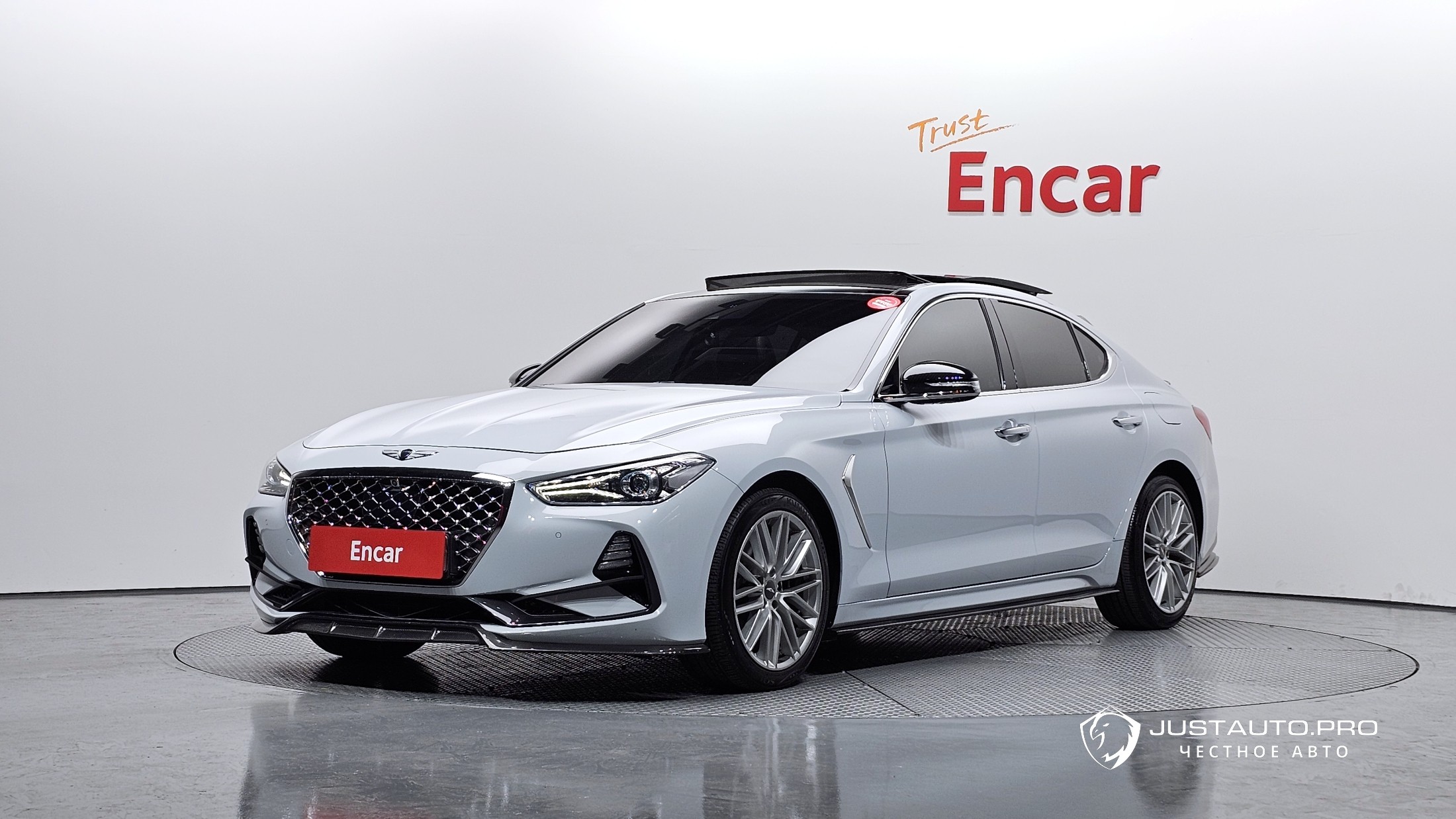 Автомобиль Genesis G70