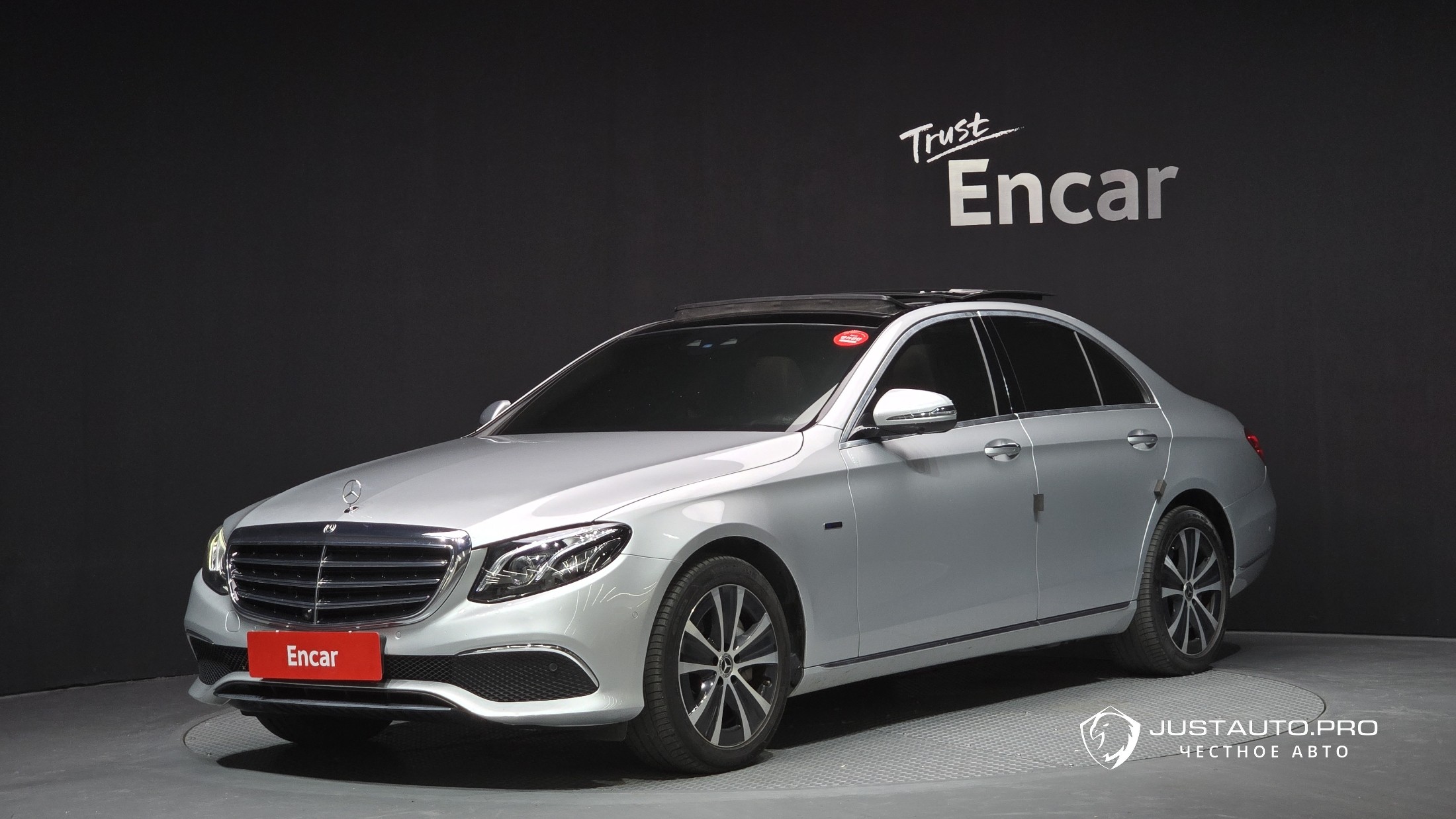 Автомобиль Mercedes-Benz E-Class