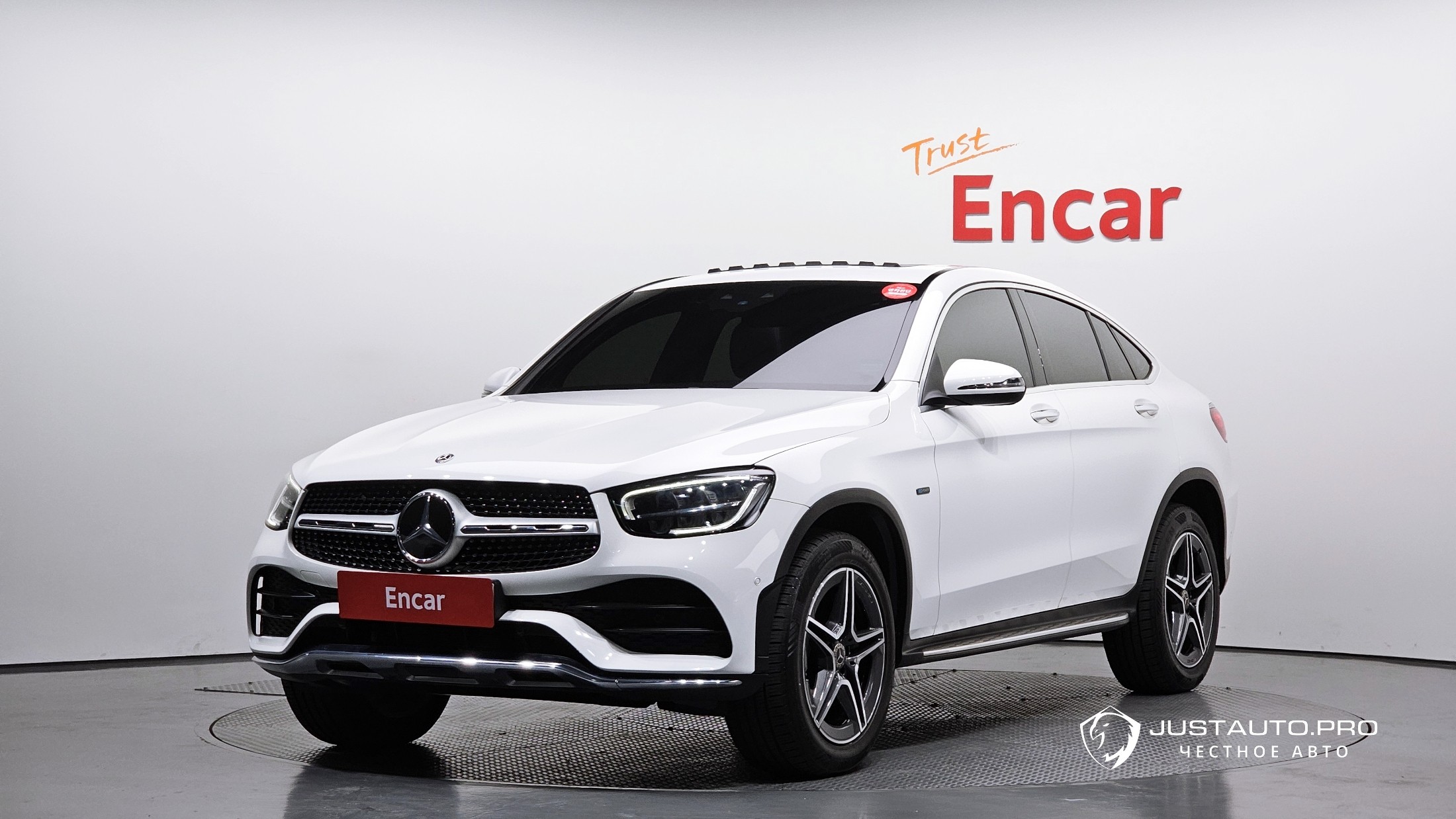 Автомобиль Mercedes-Benz GLC-Class