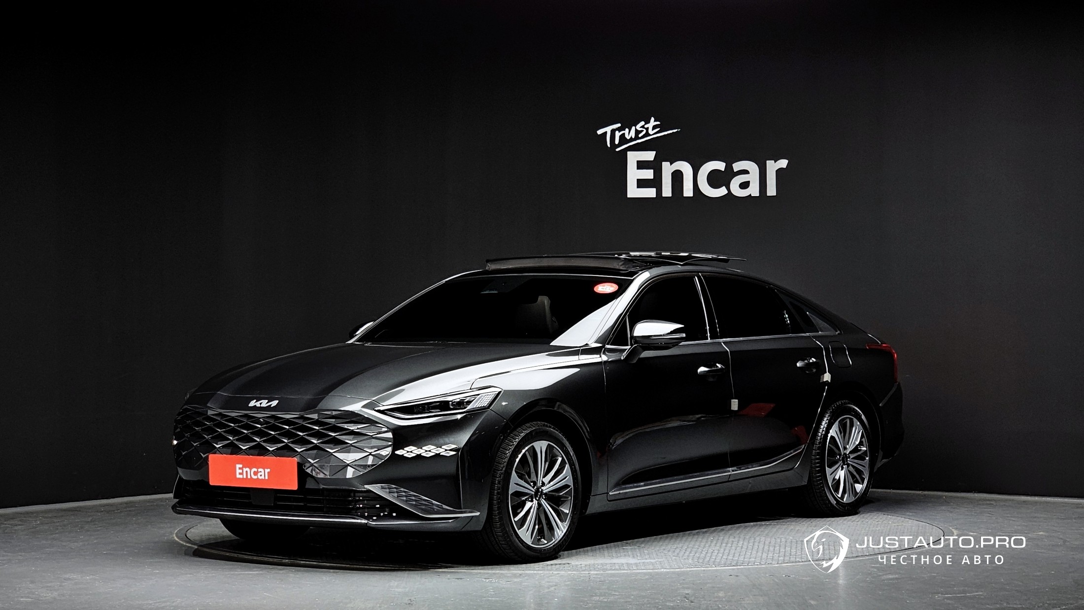 Автомобиль Kia K8