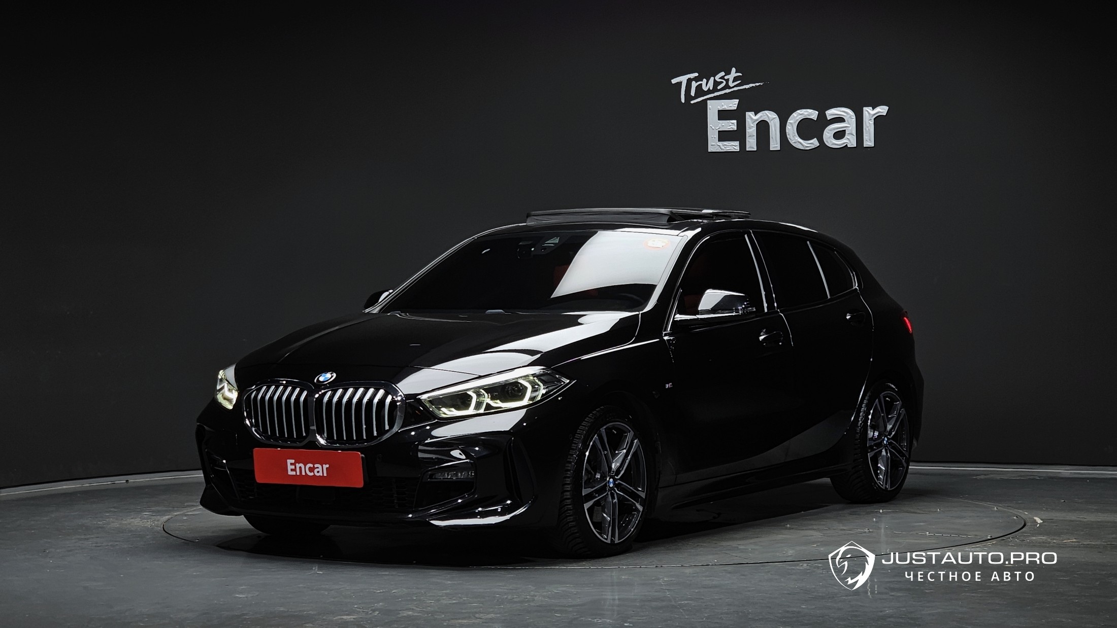 Автомобиль BMW 1-Series