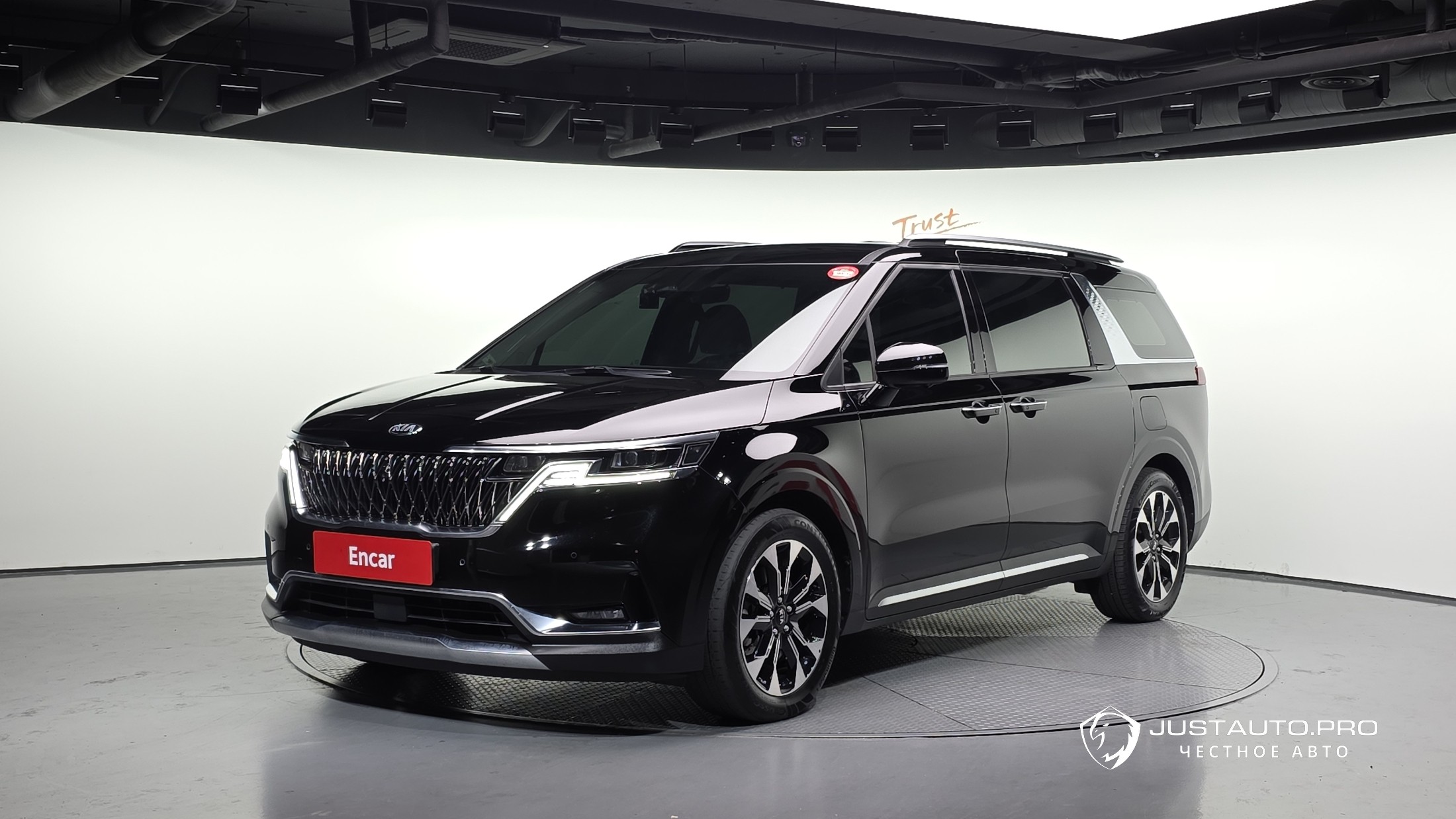 Автомобиль Kia Canival