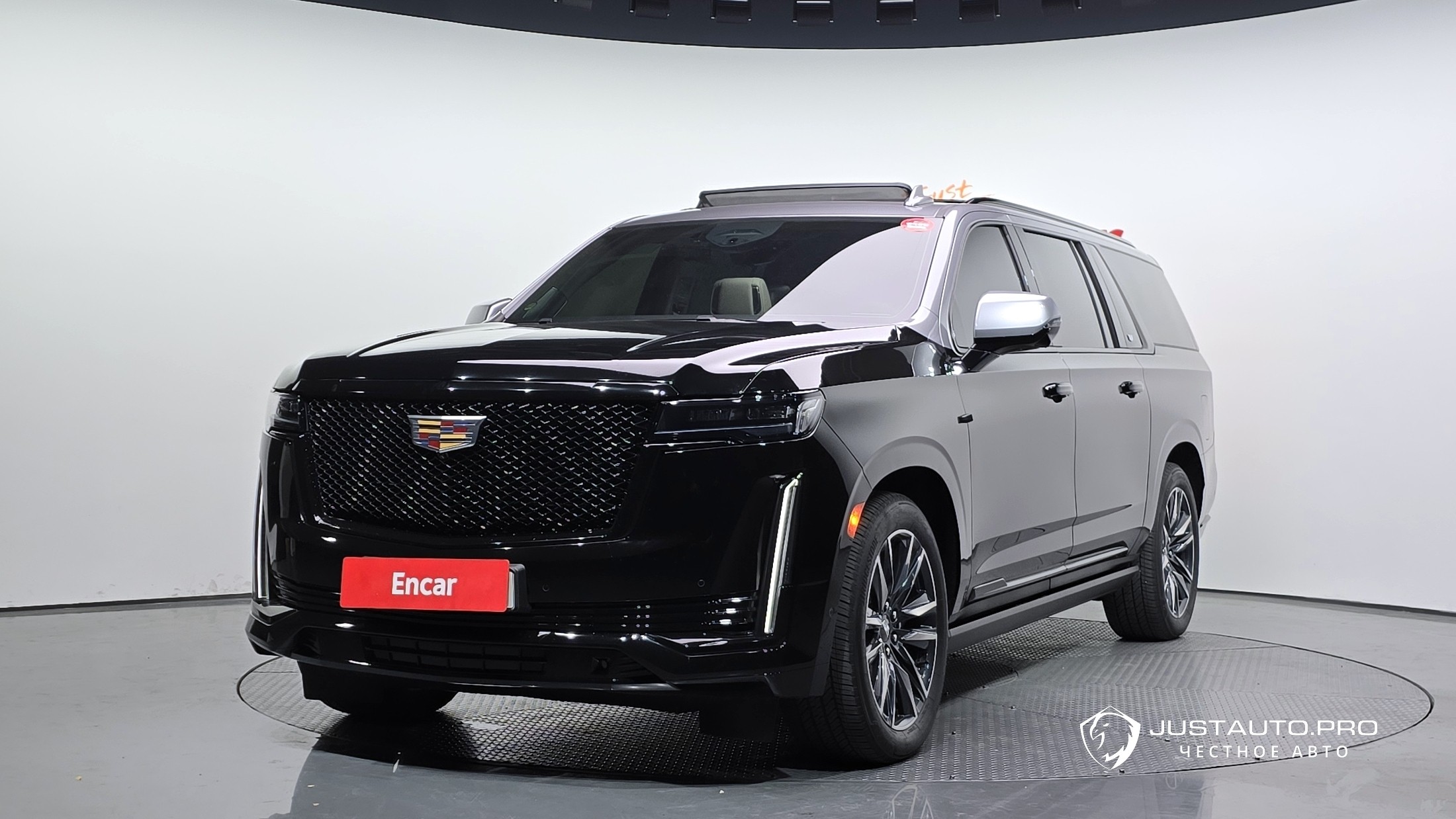 Автомобиль Cadillac Escalade