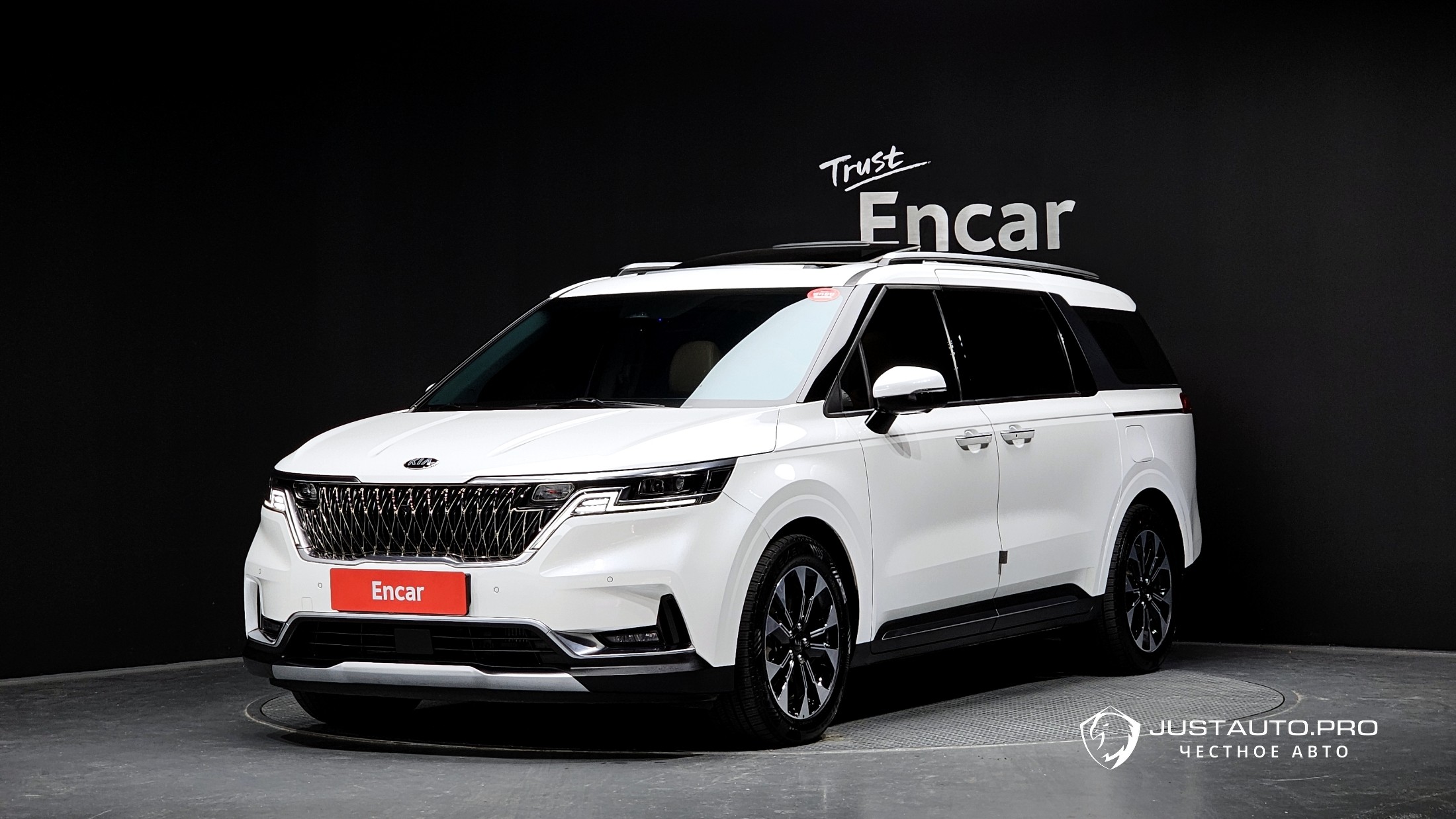 Автомобиль Kia Canival