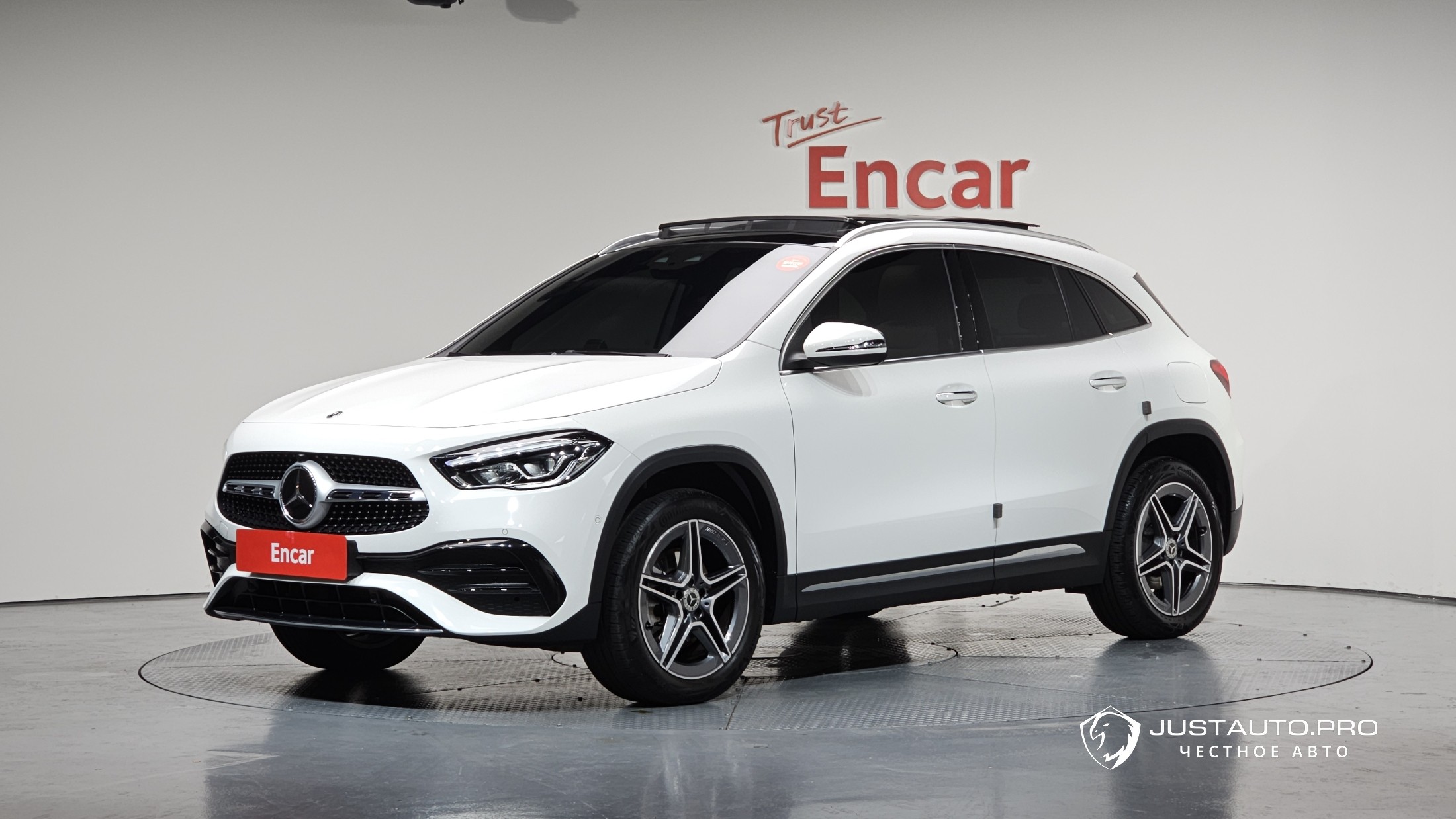 Автомобиль Mercedes-Benz GLA-Class