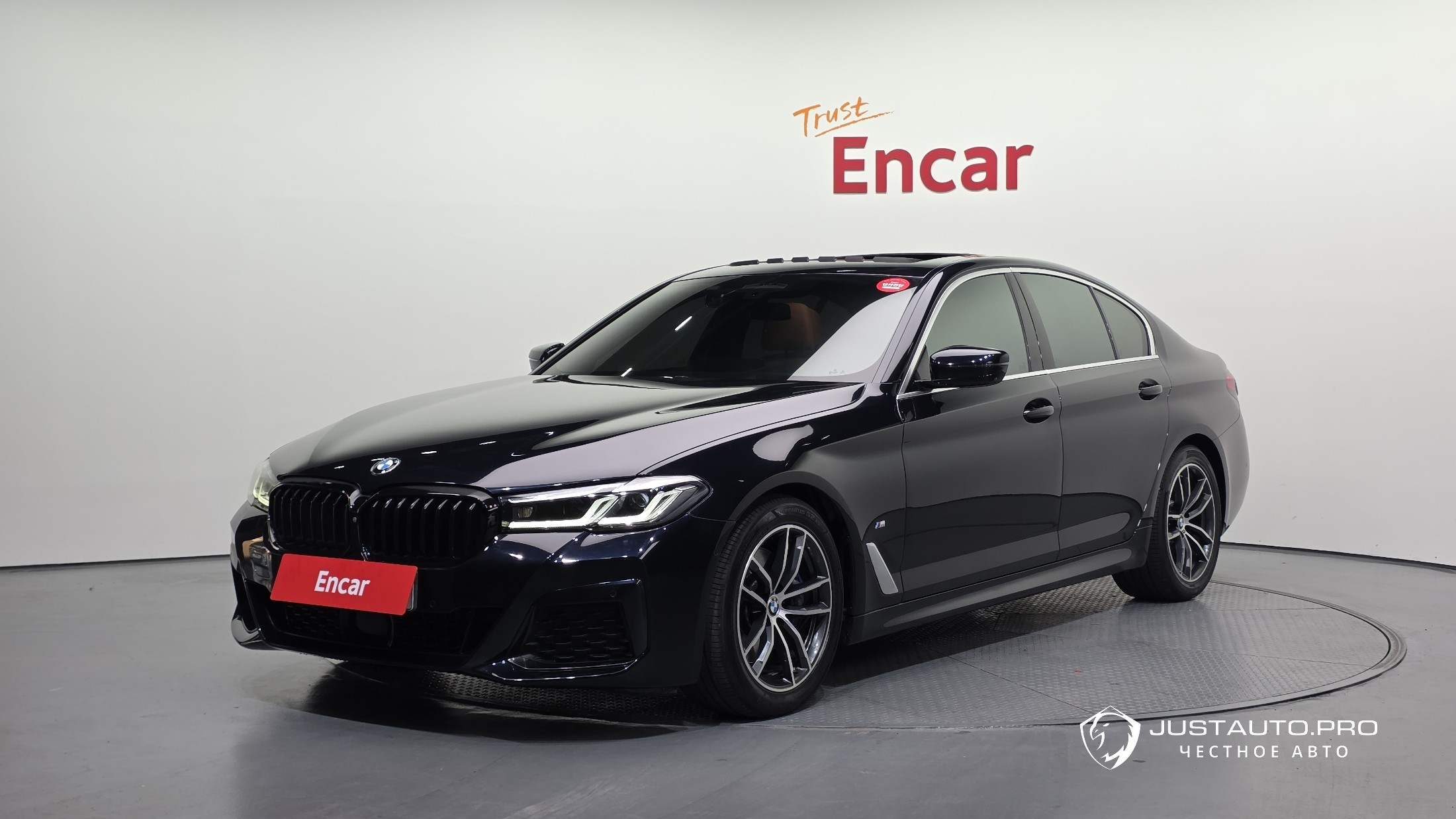 Автомобиль BMW 5-Series