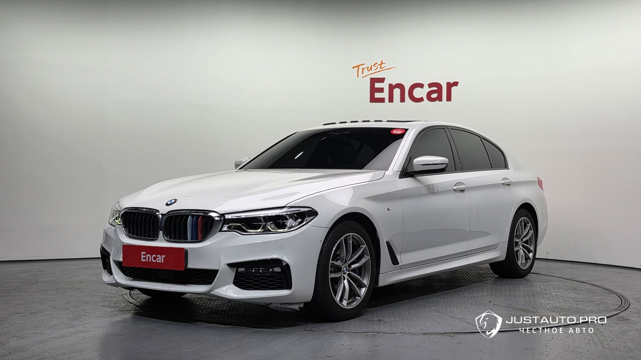 Автомобиль BMW 5-Series