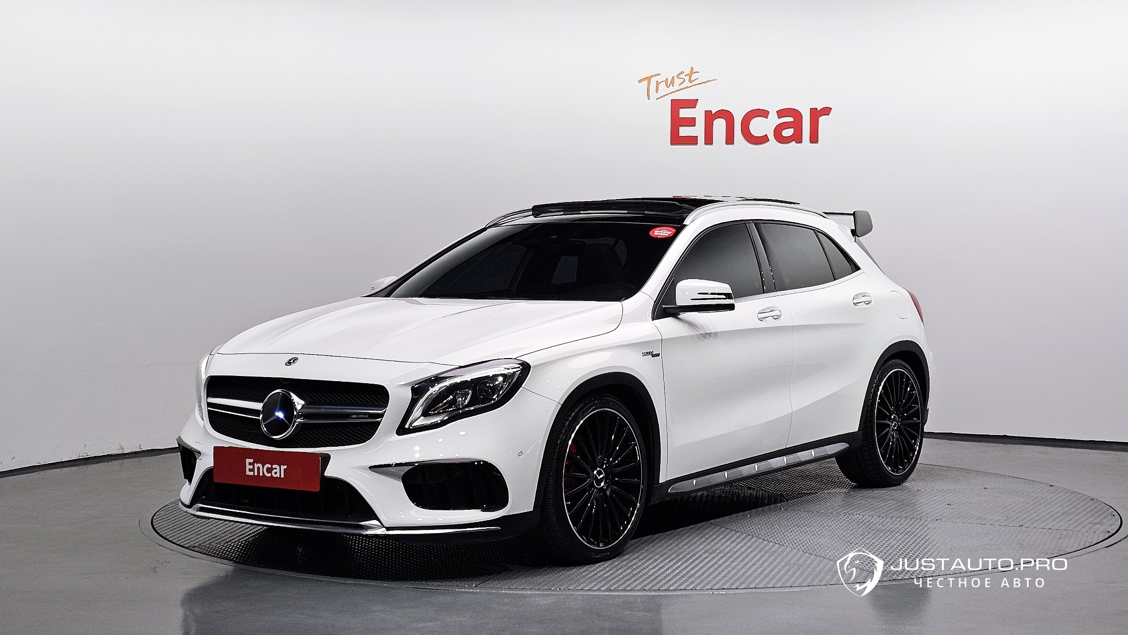 Автомобиль Mercedes-Benz GLA-Class