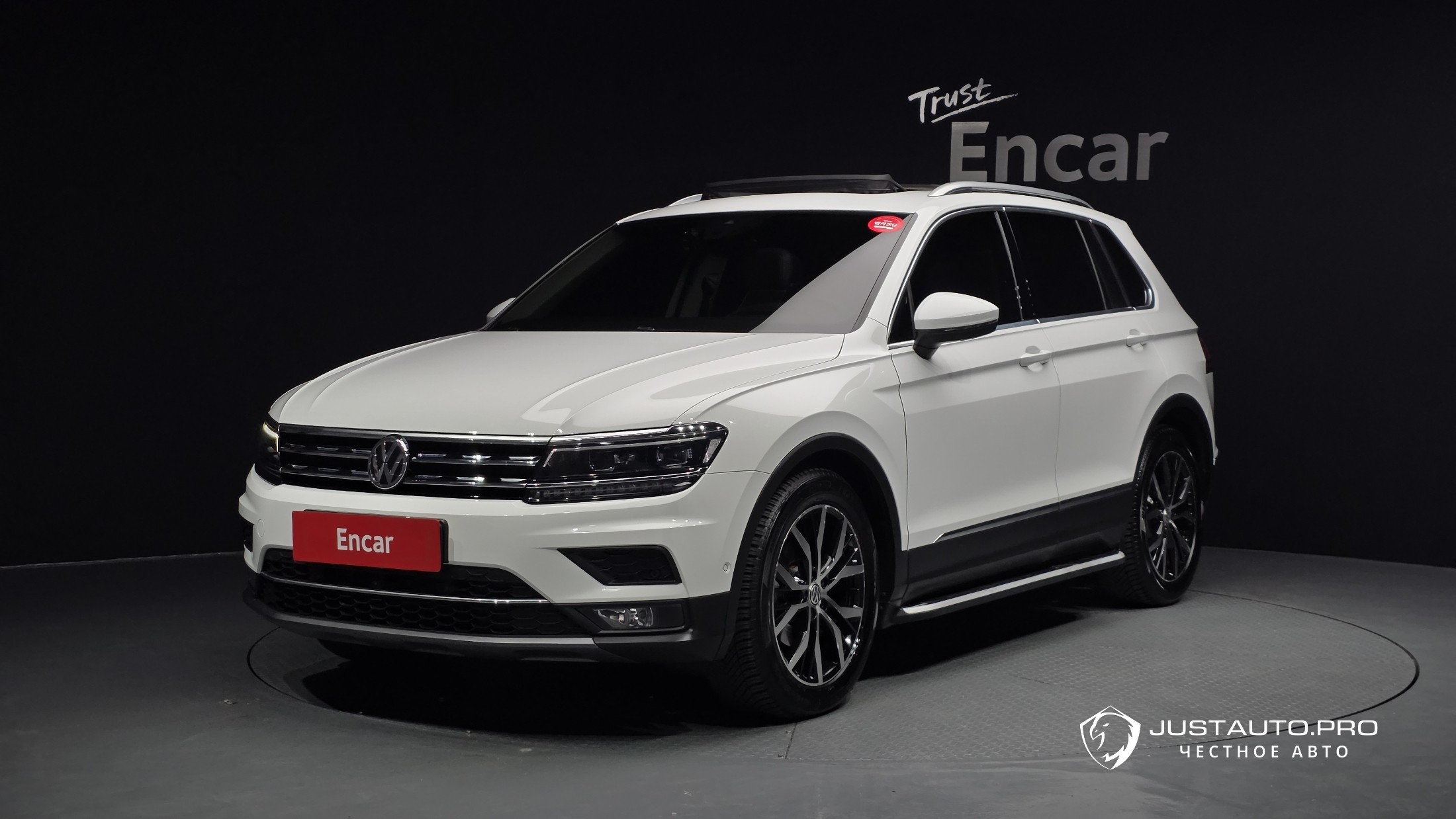 Автомобиль Volkswagen Tiguan