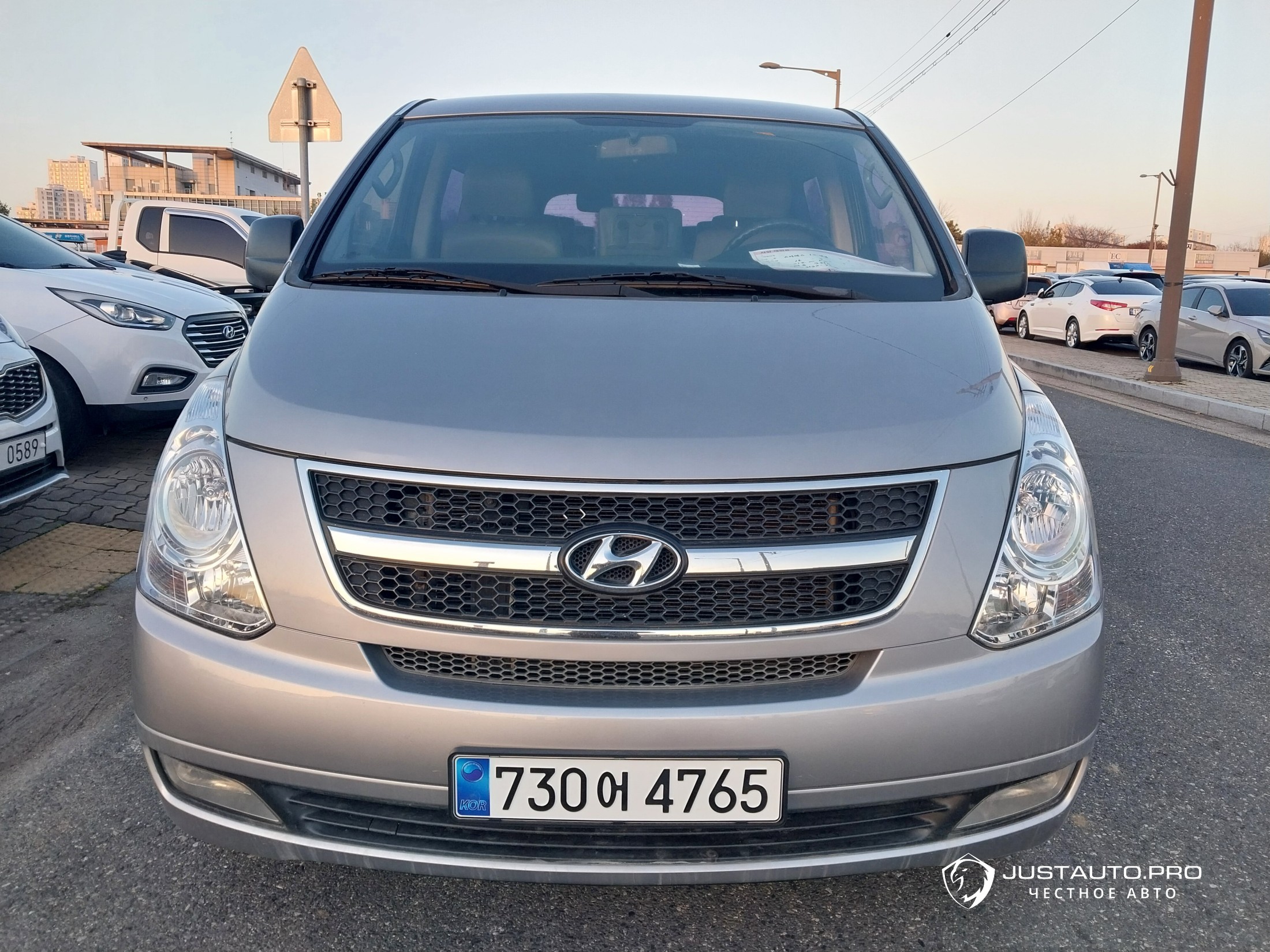 Автомобиль Hyundai Starex