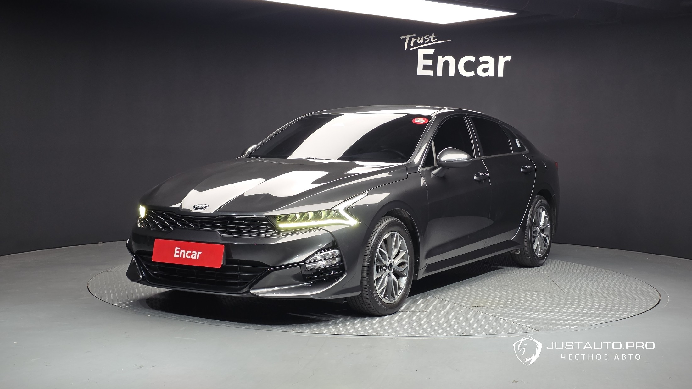 Автомобиль Kia K5