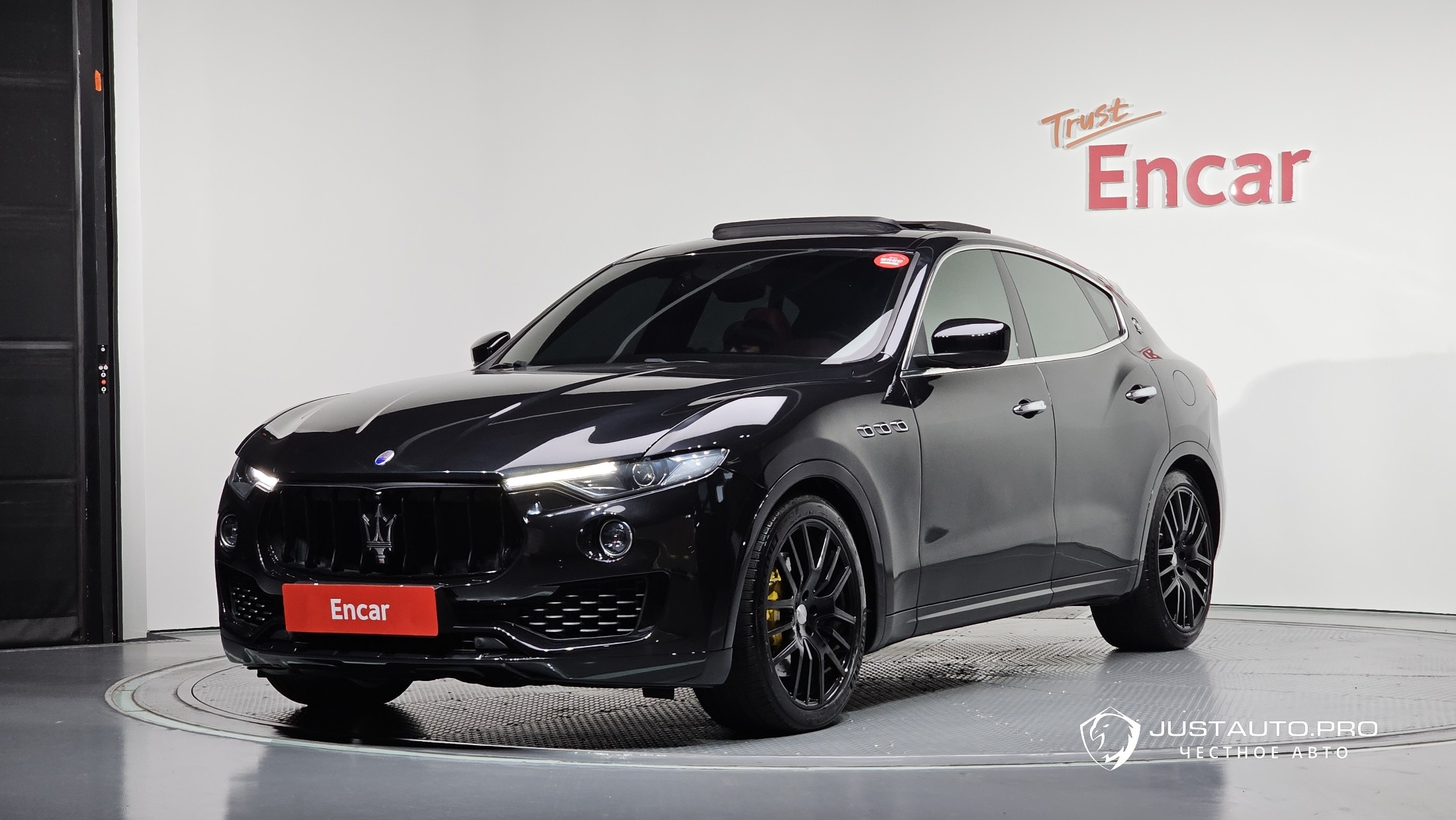 Автомобиль Maserati Levante