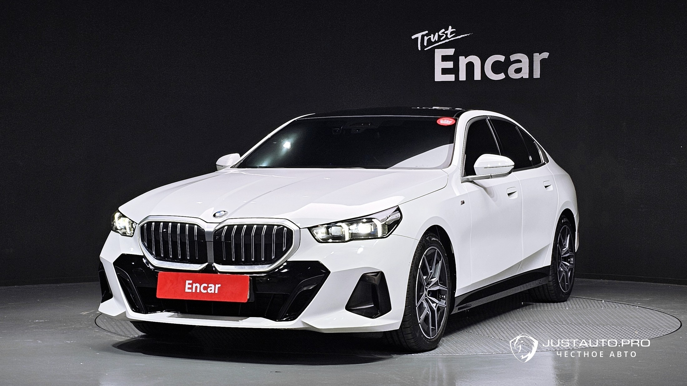 Автомобиль BMW 5-Series