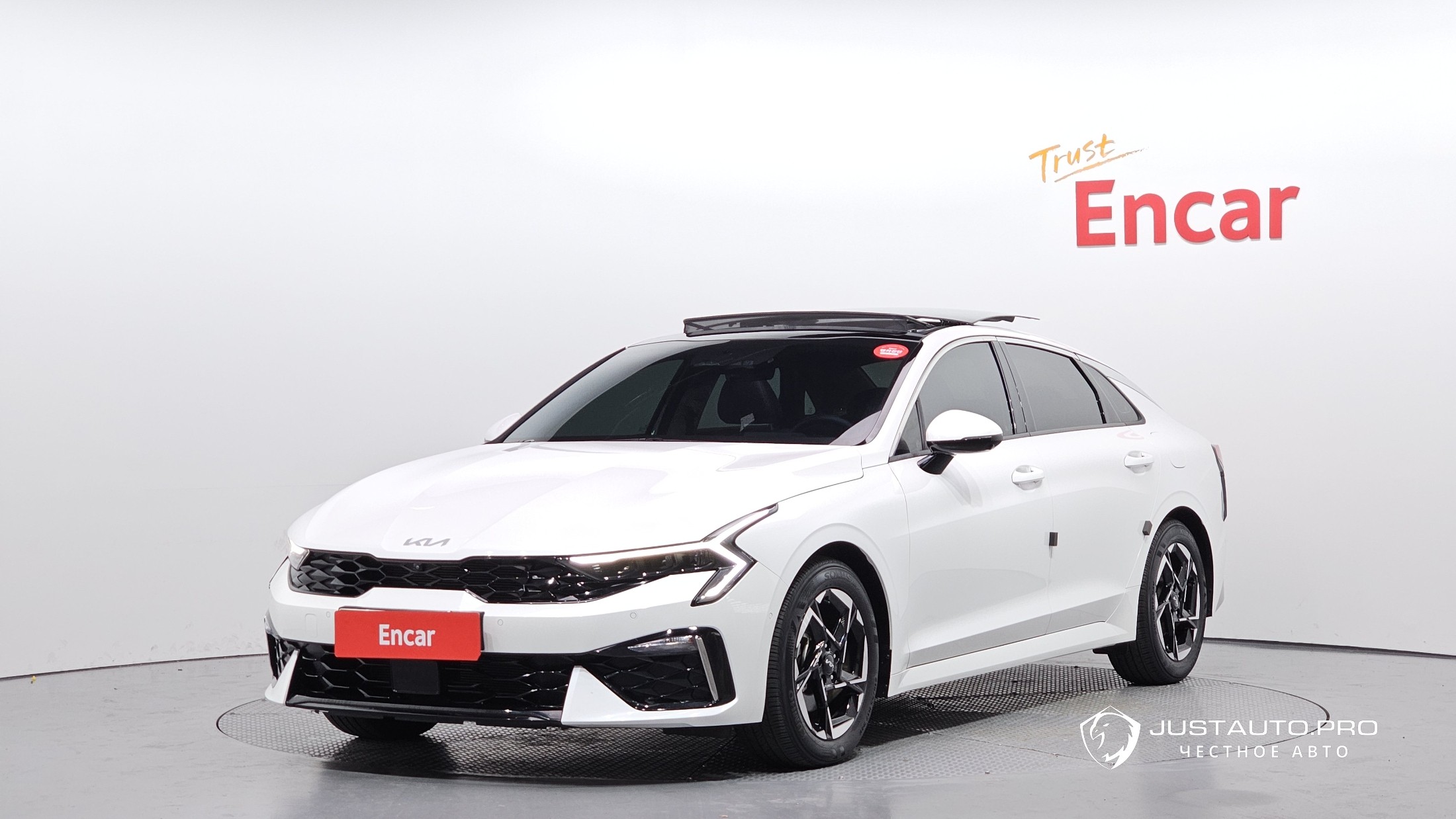 Автомобиль Kia K5