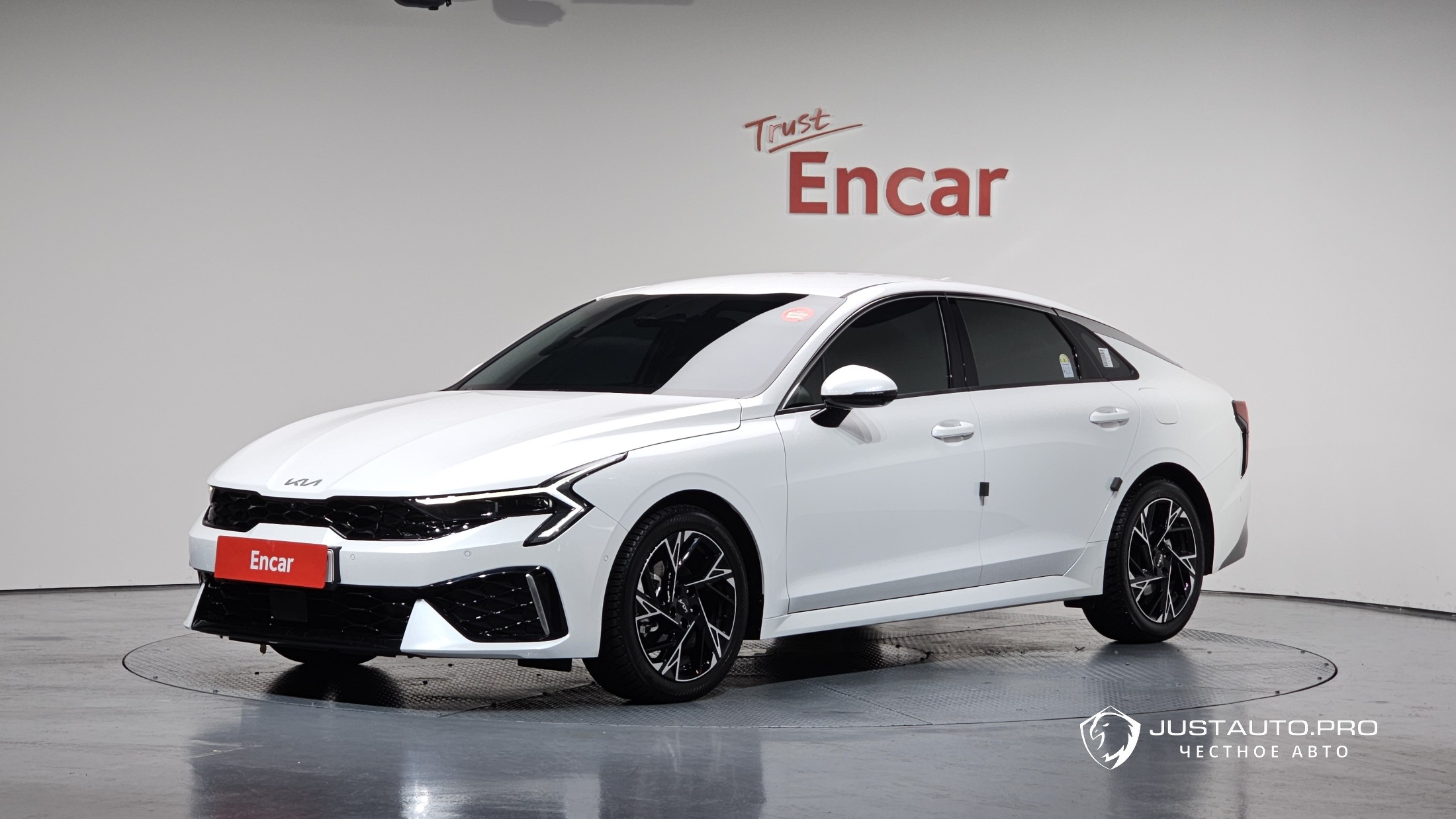 Автомобиль Kia K5