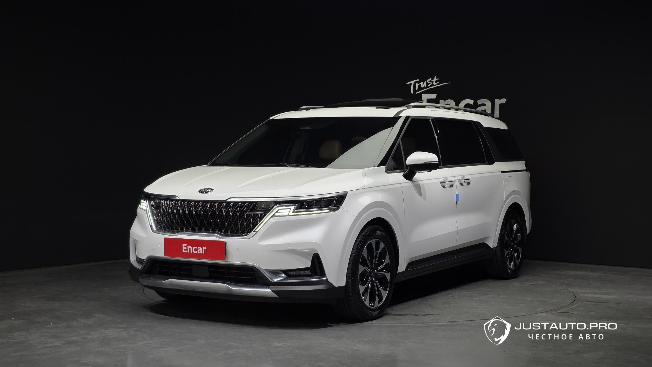 Автомобиль Kia Canival