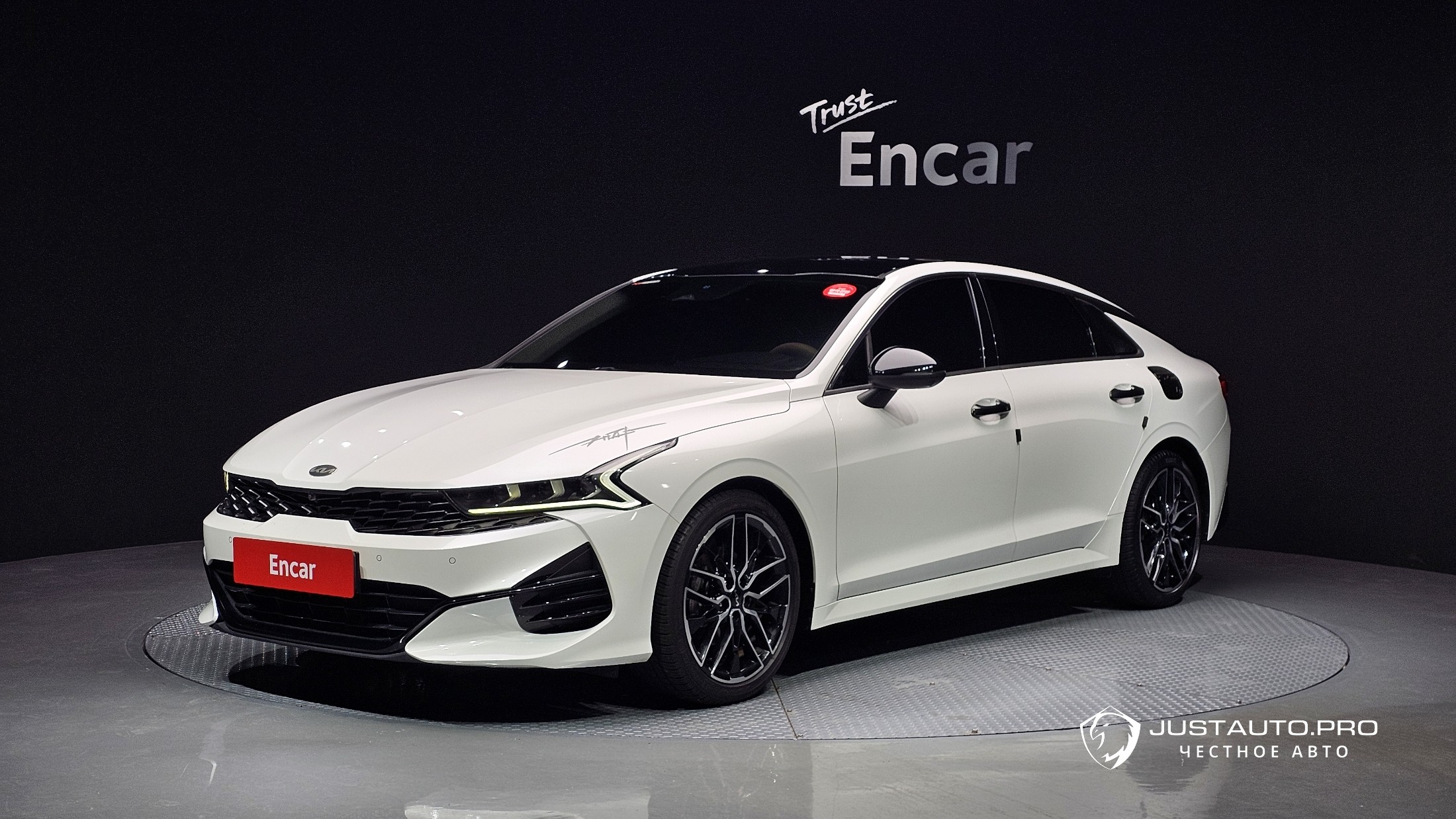 Автомобиль Kia K5