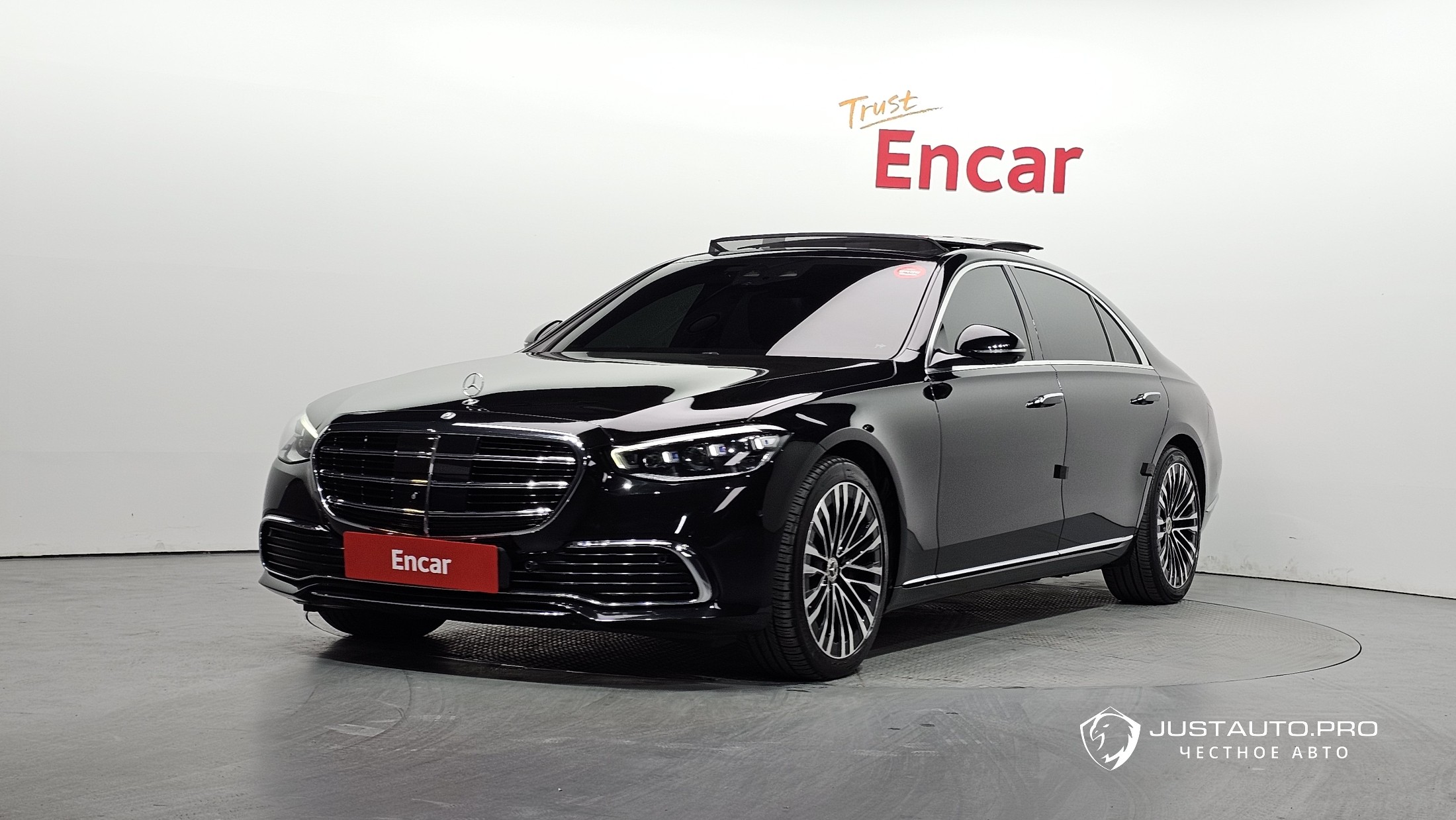 Автомобиль Mercedes-Benz S-Class