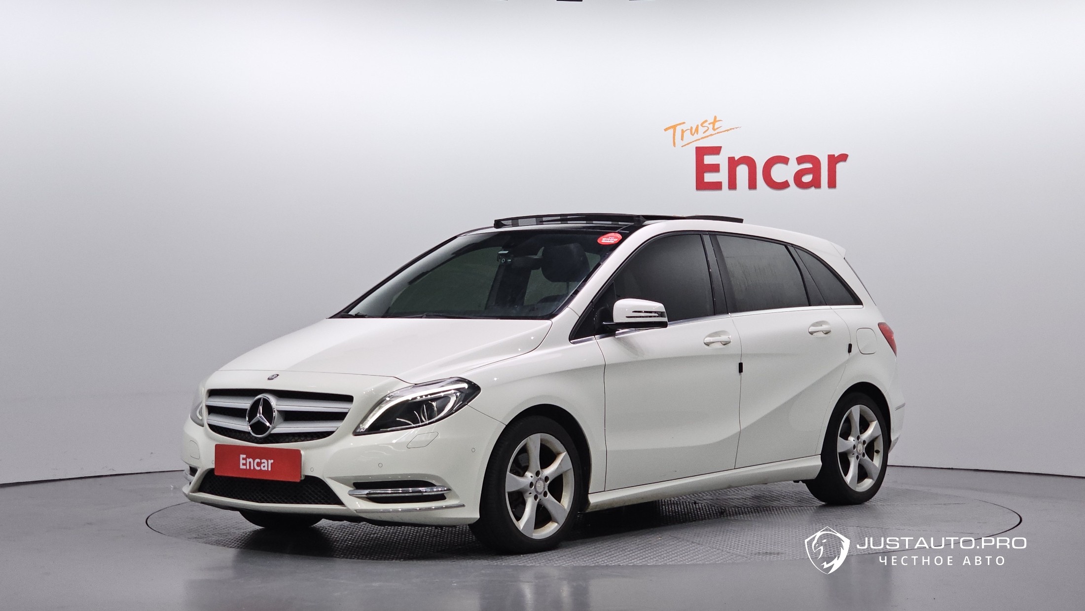 Автомобиль Mercedes-Benz B-Class