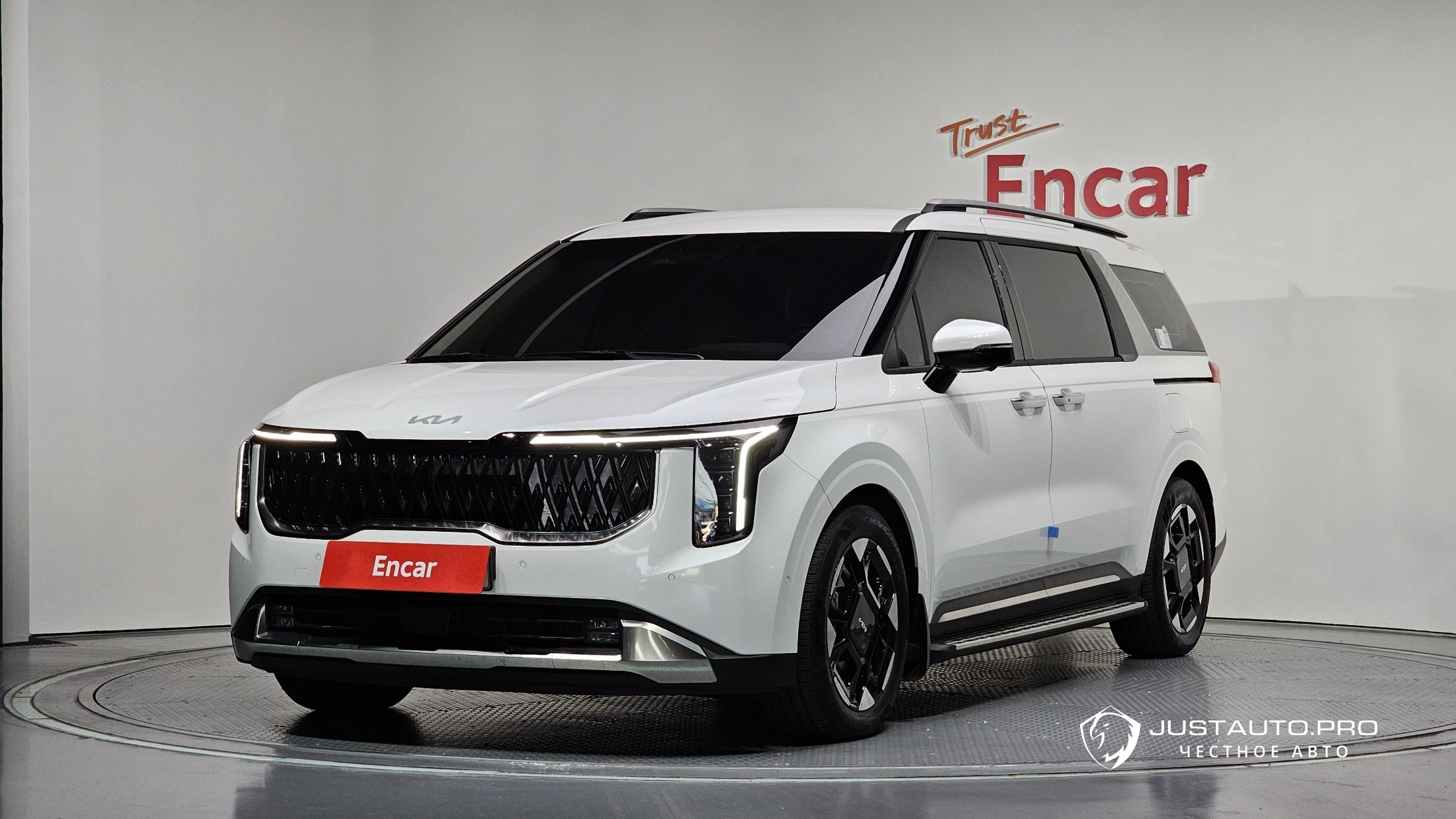 Автомобиль Kia Canival