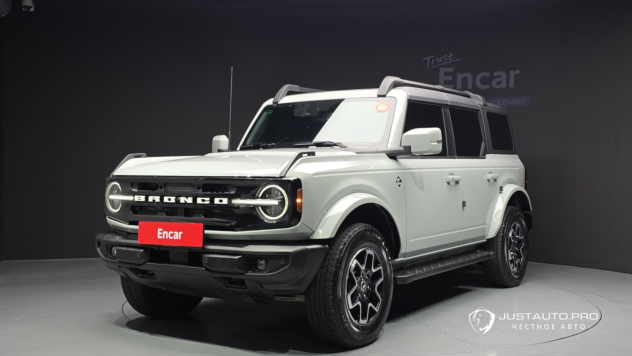 Автомобиль Ford Bronco