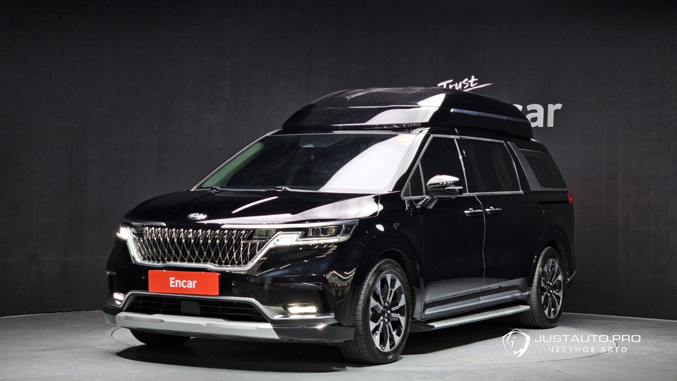 Автомобиль Kia Canival