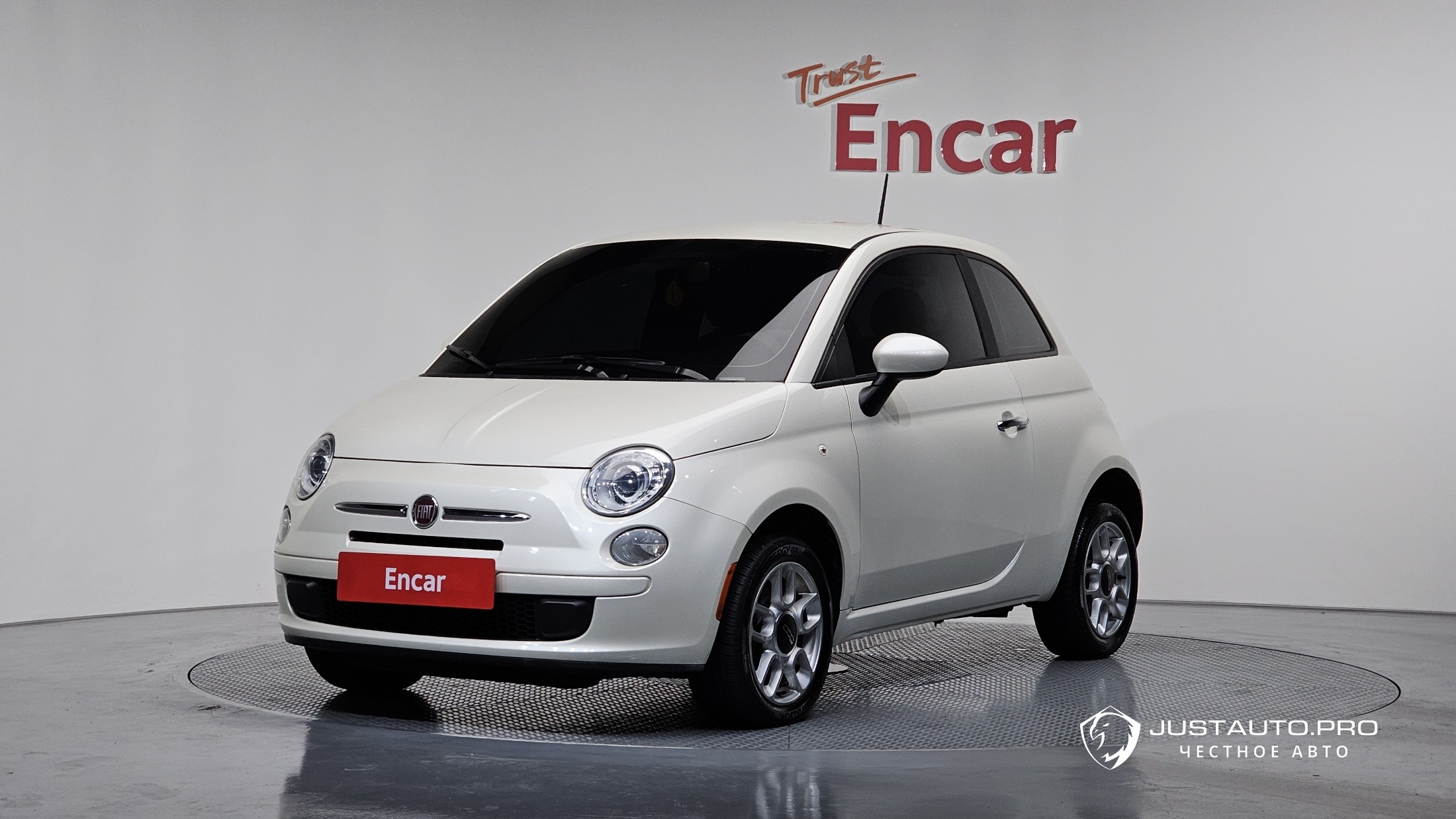 Автомобиль Fiat 500